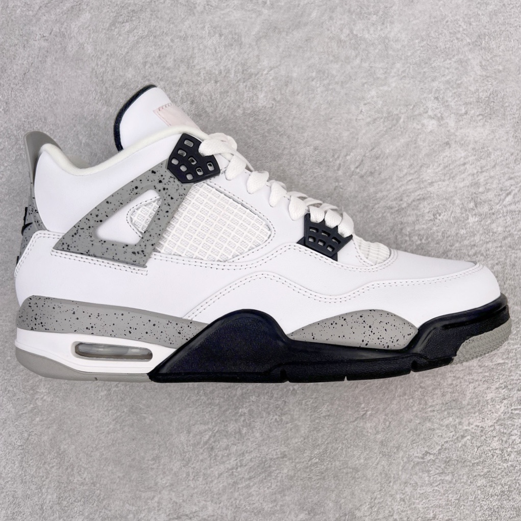 ＃KZ神版福利回馈‼️ Air Jordan AJ4 Retro 白水泥 840606-190 独家外贸特供尺码含 45.5 49.5 50.5 国内外口碑最好最推荐的产品 市场中端王者 亲自操刀耗时半年巨作 全套原纸板楦头开发 确保原汁原味 完美呈现四代版型 一比一鞋头弧度高度鞋身弧度 此版本只针对中端市场 皮料材质有所更替 其他数据细节工艺流程均保持一致 绝不口嗨 细节品控鞋型随意秒杀市面3XX 4XX 原厂TPU网格鞋带扣 正确内里网布 菱角分明不变形无多余毛边 柔软性质感一致于原鞋 市场唯一原厂鞋扣模具 背面可见隐藏注塑口 原厂织唛标 原厂飞人电绣工艺 尾指中部跳三针 独家绑鞋带手法 印刷中底布 四线拉帮 米色美纹纸贴合固定 进口港宝加持 后跟自然饱满 全鞋荧光划线卡点 追求极致完美 每一双都是工艺品 多重QC质检 超越公司货的品控标准 实实在在的免检产品 尺码：40 40.5 41 42 42.5 43 44 44.5 45 45.5 46 47.5 48.5 49.5 50.5-选品中心