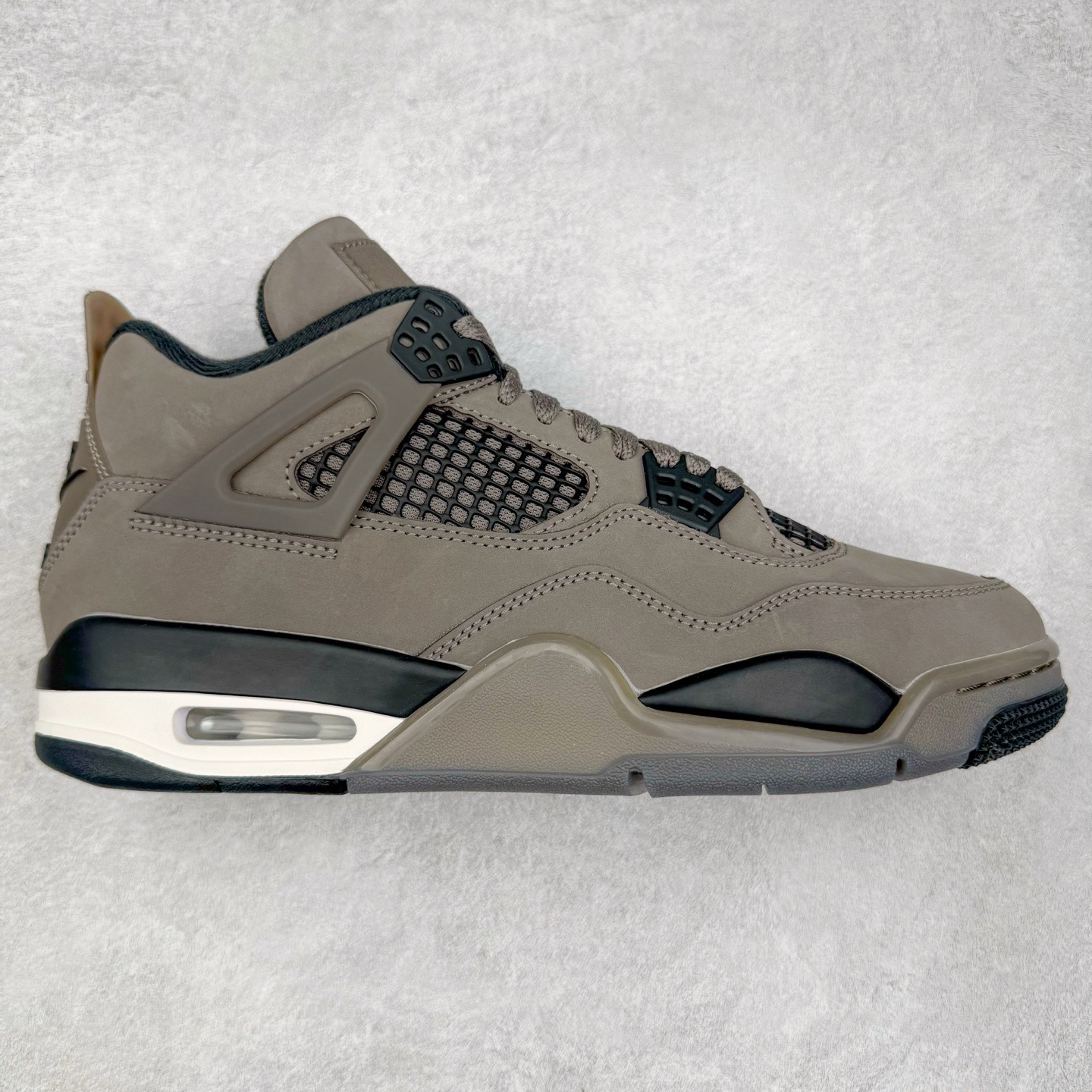图片[3]-＃KZ神版福利回馈 Air Jordan AJ4 Retro 独家外贸特供尺码含 45.5 49.5 50.5 国内外口碑最好最推荐的产品 市场中端王者 亲自操刀耗时半年巨作 全套原纸板楦头开发 确保原汁原味 完美呈现四代版型 一比一鞋头弧度高度鞋身弧度 此版本只针对中端市场 皮料材质有所更替 其他数据细节工艺流程均保持一致 绝不口嗨 细节品控鞋型随意秒杀市面3XX 4XX 原厂TPU网格鞋带扣 正确内里网布 菱角分明不变形无多余毛边 柔软性质感一致于原鞋 市场唯一原厂鞋扣模具 背面可见隐藏注塑口 原厂织唛标 原厂飞人电绣工艺 尾指中部跳三针 独家绑鞋带手法 印刷中底布 四线拉帮 米色美纹纸贴合固定 进口港宝加持 后跟自然饱满 全鞋荧光划线卡点 追求极致完美 每一双都是工艺品 多重QC质检 超越公司货的品控标准 实实在在的免检产品 尺码：40 40.5 41 42 42.5 43 44 44.5 45 45.5 46 47.5 48.5 49.5 50.5-选品中心