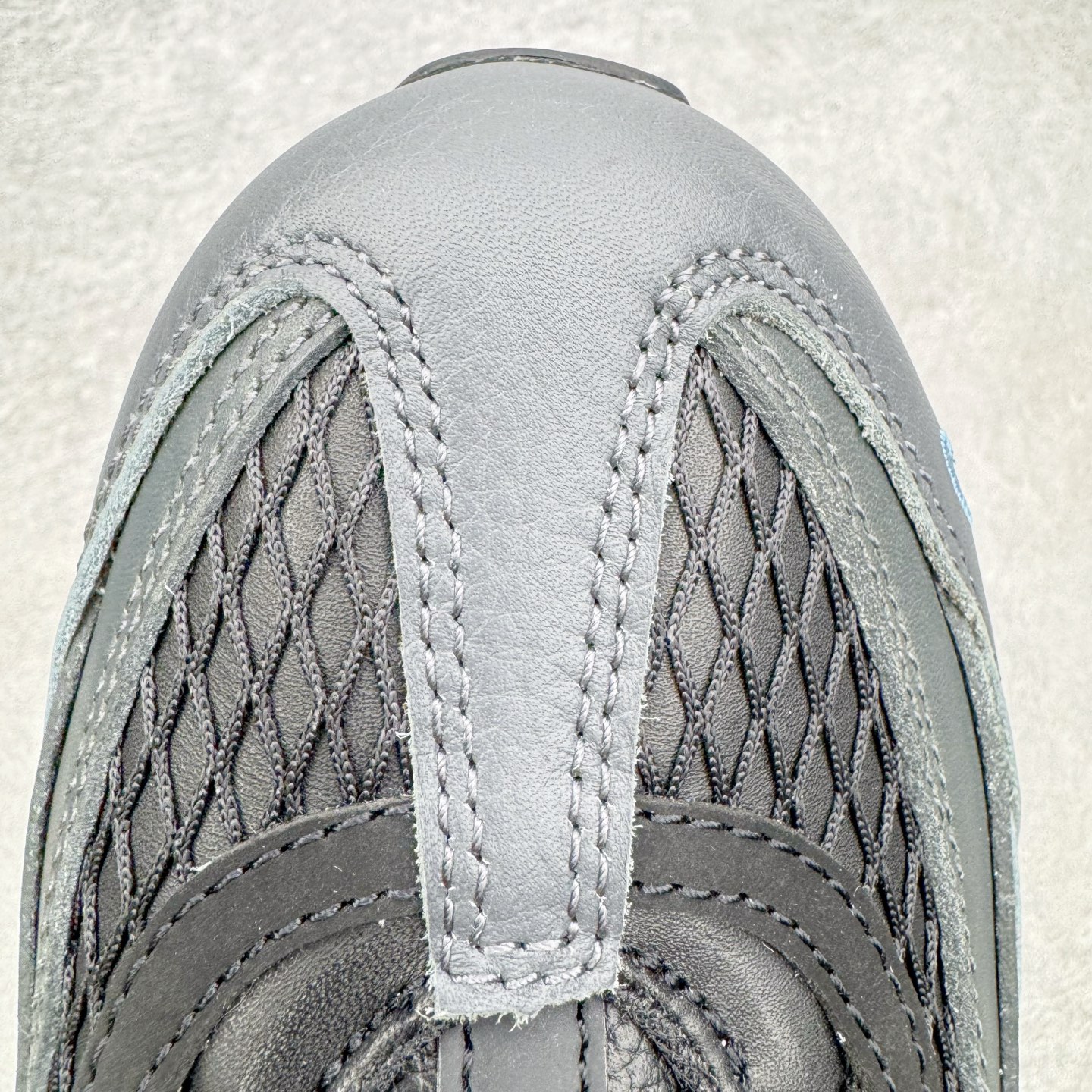 图片[16]-＃KZ神版 Corteiz x NK Air Max 95 联名复古舒适气垫运动鞋 黑蓝 FB2709-002 亲自操刀耗时半年开发 重金购买全套印尼原厂纸板楦头开发 2025官方主推系列 致敬诞生30周年的传奇鞋型 Air Max 95 系列再度重磅复刻归来 以全新配色续写光辉历史 更以现代手法重塑经典 将复古风格与前沿科技完美融合 一比一鞋头弧度高度鞋身弧度 东莞原厂模具大底 一码一模 原厂高韧性Tpu 独家供应45.5 48.5 原厂特供同批次皮料与Zp零色差 原厂特供内外标均可过绿X扫描认证 独家原装Big Bubble气垫 气垫体积更大 提供更强的缓震性能和回弹性 进口玻璃冲刀皮料裁剪零毛边 电脑针车工艺 鞋面不留荧光细节 平台可冲 超高鞋面清洁度 最高QC检验标准 控制溢胶瑕疵 每一双都是工艺品 实拍调校N版已经零色差零失真 百分百还原实物色彩所见即所得 不存在货不对板色差等低级问题 选购参考实物拍摄 不混卖不参货 只用心做好货严格选品 承诺混一赔十 尺码：40 40.5 41 42 42.5 43 44 44.5 45 45.5 46 47.5 48.5-选品中心