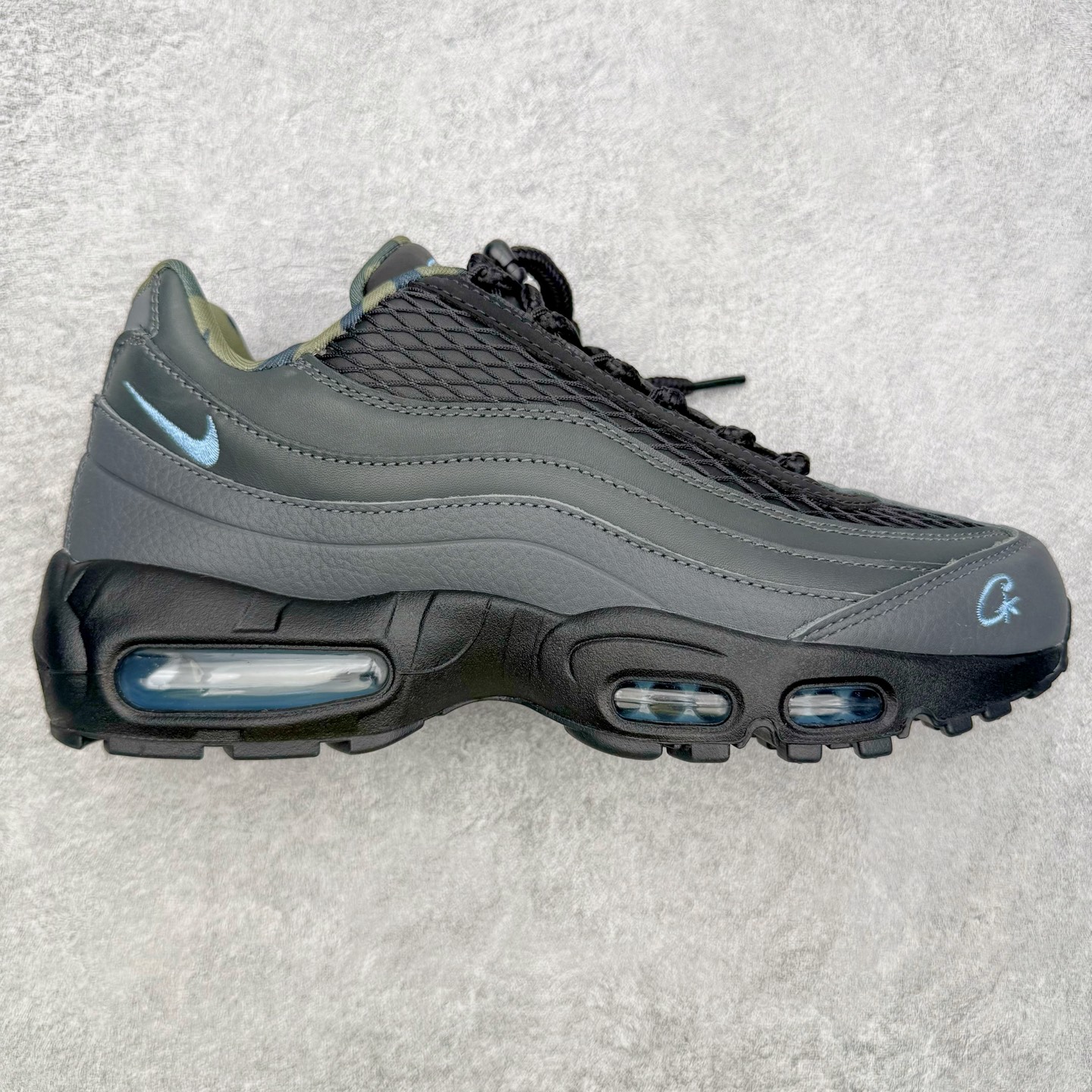 图片[5]-＃KZ神版 NK Air Max 95 OG 舒适百搭耐磨低帮气垫休闲跑步鞋 亲自操刀耗时半年开发 重金购买全套印尼原厂纸板楦头开发 2025官方主推系列 致敬诞生30周年的传奇鞋型 Air Max 95 系列再度重磅复刻归来 以全新配色续写光辉历史 更以现代手法重塑经典 将复古风格与前沿科技完美融合 一比一鞋头弧度高度鞋身弧度 东莞原厂模具大底 一码一模 原厂高韧性Tpu 独家供应45.5 48.5 原厂特供同批次皮料与Zp零色差 原厂特供内外标均可过绿X扫描认证 独家原装Big Bubble气垫 气垫体积更大 提供更强的缓震性能和回弹性 进口玻璃冲刀皮料裁剪零毛边 电脑针车工艺 鞋面不留荧光细节 平台可冲 超高鞋面清洁度 最高QC检验标准 控制溢胶瑕疵 每一双都是工艺品 实拍调校N版已经零色差零失真 百分百还原实物色彩所见即所得 不存在货不对板色差等低级问题 选购参考实物拍摄 不混卖不参货 只用心做好货严格选品 承诺混一赔十 尺码：40 40.5 41 42 42.5 43 44 44.5 45 45.5 46 47.5 48.5-选品中心