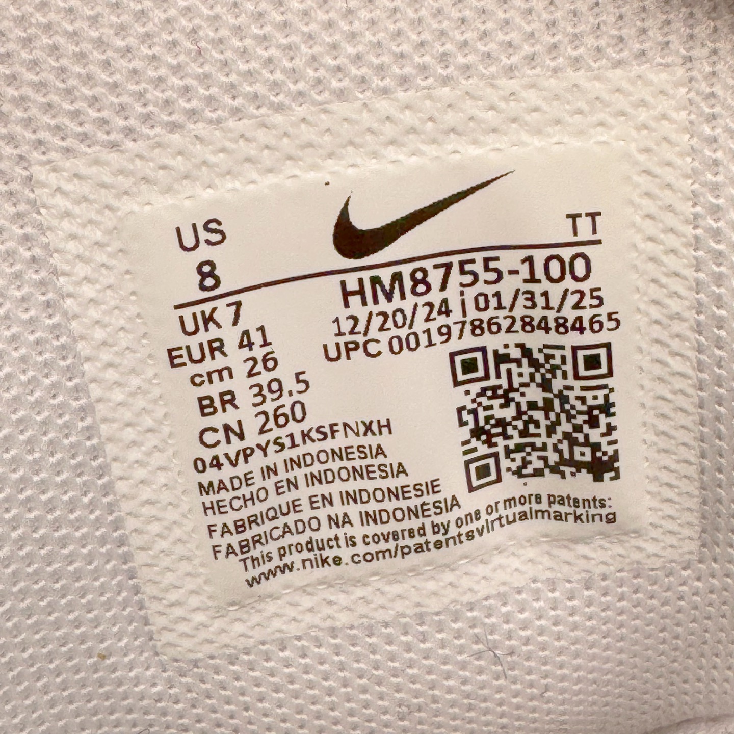 图片[11]-＃KZ神版 NK Air Max 95 Big Bubble OG 时尚舒适耐磨 低帮跑步鞋 男女同款 白色 HM8755-100 亲自操刀耗时半年开发 重金购买全套印尼原厂纸板楦头开发 2025官方主推系列 致敬诞生30周年的传奇鞋型 Air Max 95 系列再度重磅复刻归来 以全新配色续写光辉历史 更以现代手法重塑经典 将复古风格与前沿科技完美融合 一比一鞋头弧度高度鞋身弧度 东莞原厂模具大底 一码一模 原厂高韧性Tpu 独家供应45.5 48.5 原厂特供同批次皮料与Zp零色差 原厂特供内外标均可过绿X扫描认证 独家原装Big Bubble气垫 气垫体积更大 提供更强的缓震性能和回弹性 进口玻璃冲刀皮料裁剪零毛边 电脑针车工艺 鞋面不留荧光细节 平台可冲 超高鞋面清洁度 最高QC检验标准 控制溢胶瑕疵 每一双都是工艺品 实拍调校N版已经零色差零失真 百分百还原实物色彩所见即所得 不存在货不对板色差等低级问题 选购参考实物拍摄 不混卖不参货 只用心做好货严格选品 承诺混一赔十 尺码：40 40.5 41 42 42.5 43 44 44.5 45 45.5 46 47.5 48.5-选品中心
