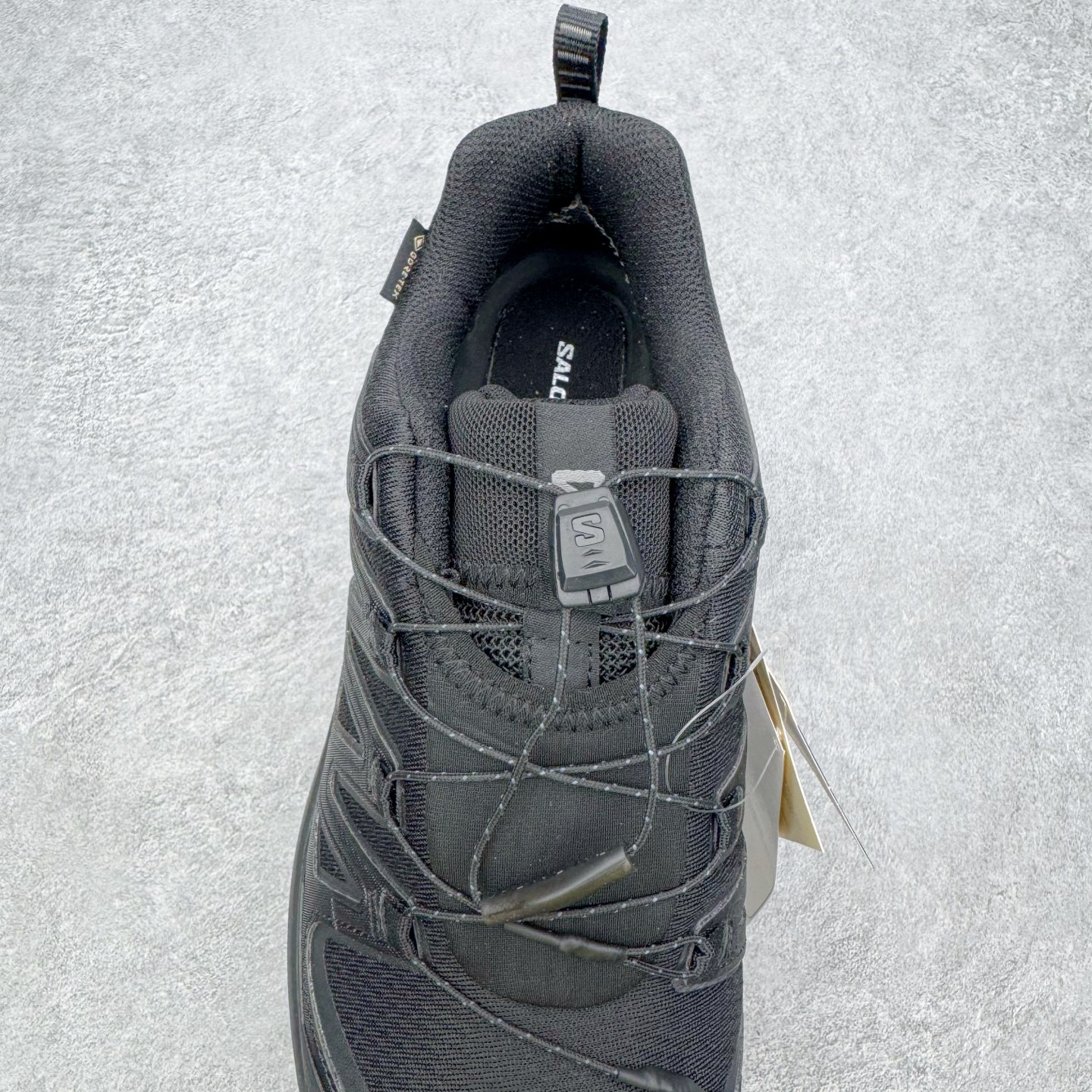 图片[5]-SALOMON萨洛蒙 XA Pro 3D V9 织物 GTX 舒适百搭减震防水透气支撑低帮徒步鞋 SALOMON诞生于1947年的法国阿尔卑斯山区，全球知名的户外运动品牌。一直致力于推动滑雪、越野跑等山地运动的发展及产品的进步。其产品设计致力于追求创新和发掘产品的性能极限，帮助喜欢自由的人在山地间不断挑战自我。实拍调校N版已经零色差零失真 百分百还原实物色彩所见即所得 不存在货不对板色差等低级问题 选购参考实物拍摄 不混卖不参货 只用心做好货严格选品 承诺混一赔十 尺码：36 36.5 37.5 38 38.5 39 40 40.5 41 42 42.5 43 44 44.5 45 46-选品中心