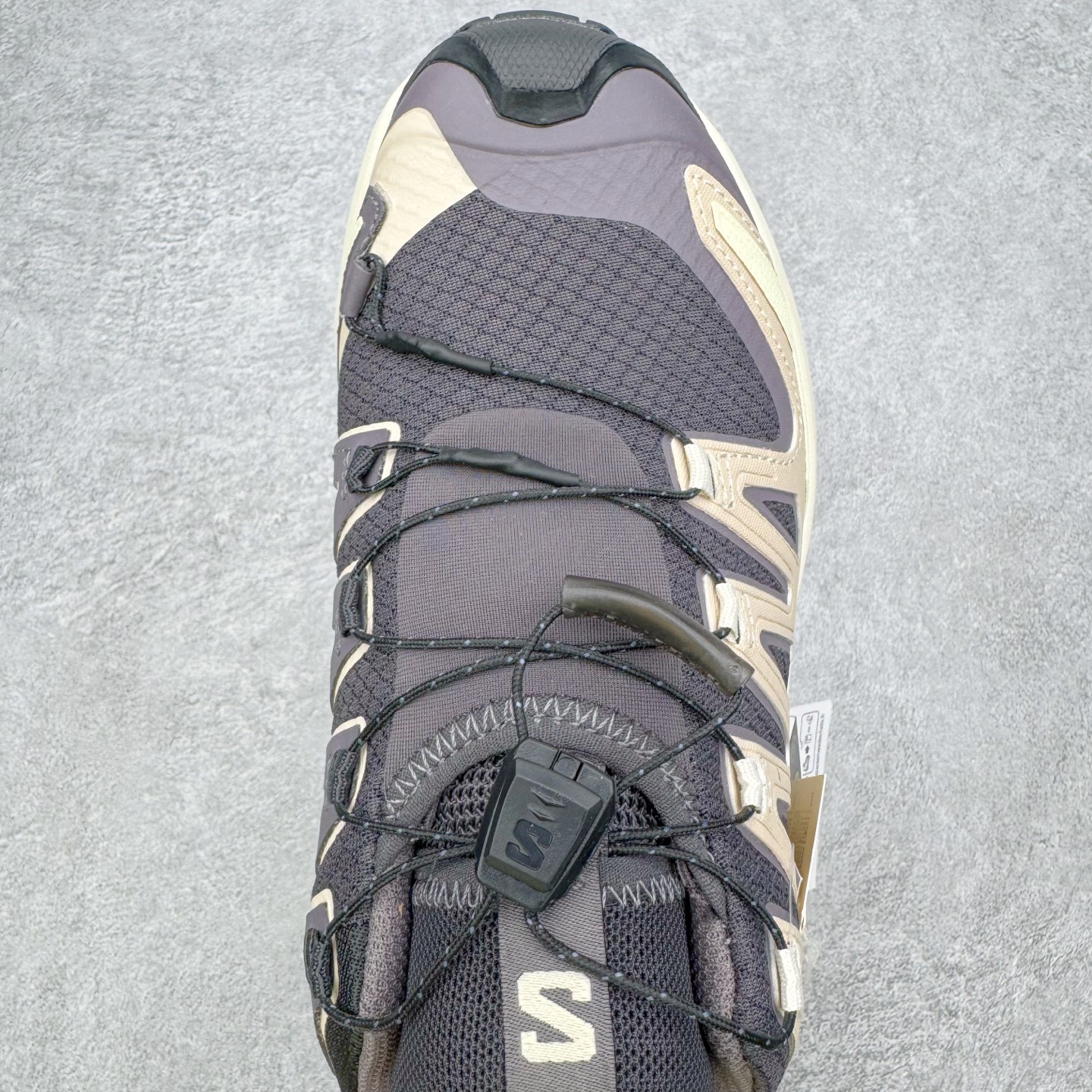 图片[4]-SALOMON萨洛蒙 XA Pro 3D V9 织物 GTX 舒适百搭减震防水透气支撑低帮徒步鞋 SALOMON诞生于1947年的法国阿尔卑斯山区，全球知名的户外运动品牌。一直致力于推动滑雪、越野跑等山地运动的发展及产品的进步。其产品设计致力于追求创新和发掘产品的性能极限，帮助喜欢自由的人在山地间不断挑战自我。实拍调校N版已经零色差零失真 百分百还原实物色彩所见即所得 不存在货不对板色差等低级问题 选购参考实物拍摄 不混卖不参货 只用心做好货严格选品 承诺混一赔十 尺码：36 36.5 37.5 38 38.5 39 40 40.5 41 42 42.5 43 44 44.5 45 46-选品中心