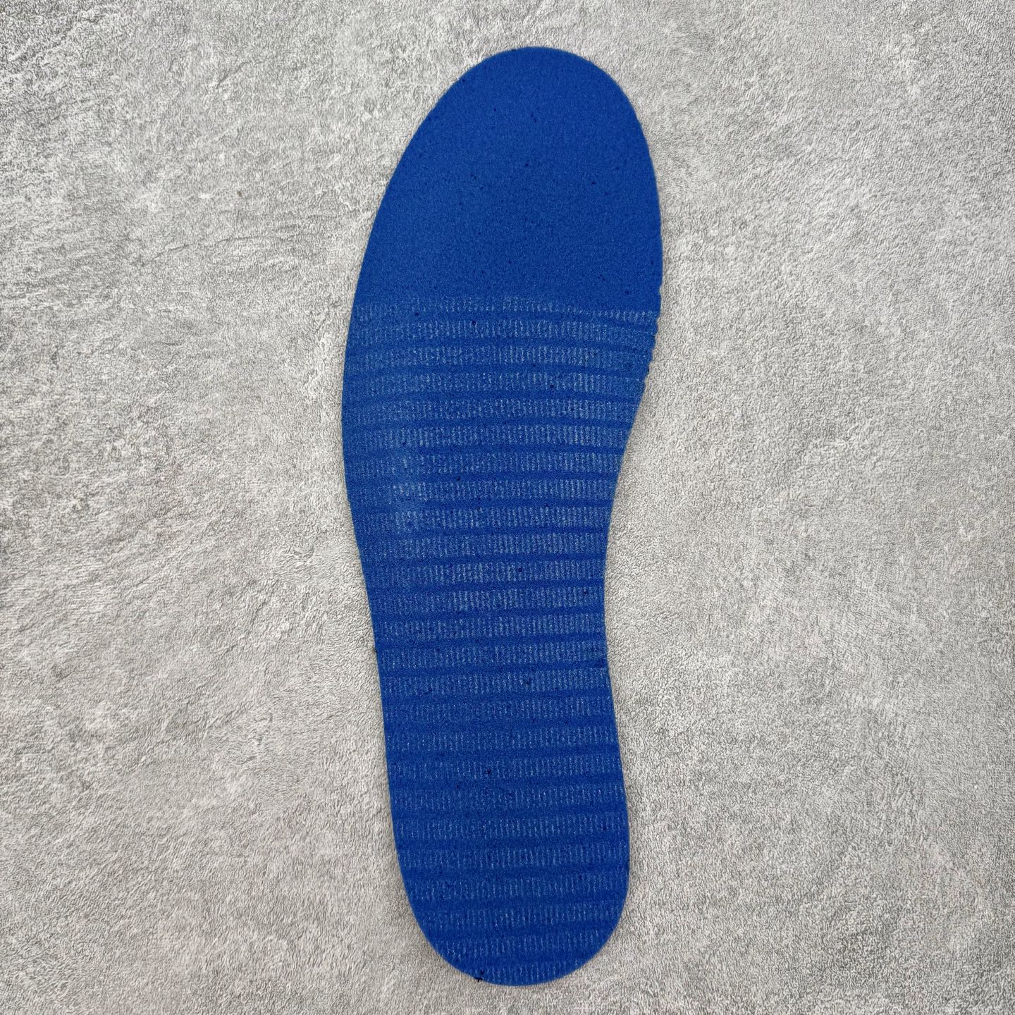 图片[12]-＃KZ神版福利回馈 Air Jordan AJ4 Retro 黑猫 CU1110-010 独家外贸特供尺码含 45.5 49.5 50.5 国内外口碑最好最推荐的产品 市场中端王者 亲自操刀耗时半年巨作 全套原纸板楦头开发 确保原汁原味 完美呈现四代版型 一比一鞋头弧度高度鞋身弧度 此版本只针对中端市场 皮料材质有所更替 其他数据细节工艺流程均保持一致 绝不口嗨 细节品控鞋型随意秒杀市面3XX 4XX 原厂TPU网格鞋带扣 正确内里网布 菱角分明不变形无多余毛边 柔软性质感一致于原鞋 市场唯一原厂鞋扣模具 背面可见隐藏注塑口 原厂织唛标 原厂飞人电绣工艺 尾指中部跳三针 独家绑鞋带手法 印刷中底布 四线拉帮 米色美纹纸贴合固定 进口港宝加持 后跟自然饱满 全鞋荧光划线卡点 追求极致完美 每一双都是工艺品 多重QC质检 超越公司货的品控标准 实实在在的免检产品 尺码：40 40.5 41 42 42.5 43 44 44.5 45 45.5 46 47.5 48.5 49.5 50.5-选品中心