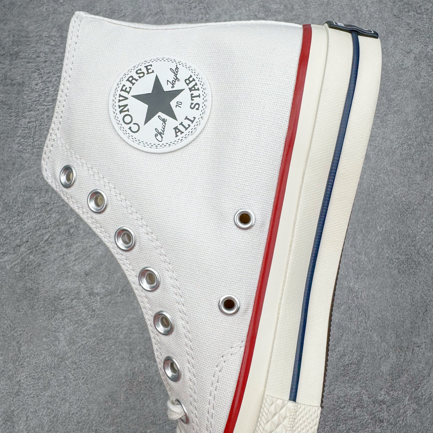 图片[7]-＃越南订单 裸鞋圈专属版本 Converse Chuck All Star 1970S 经典款潮流耐磨帆布鞋 经典永不过时 十年老厂出品 平台正品订单 超稳定的品控清洁度 全套原厂材料配置 原厂硫化工艺 油性扁平尖头 原厂楦头纸板数据 一体化超软蓝底加持 超软EVA鞋垫 后掌灰色缓震胶 脚感一比一还原 耐磨橡胶大底 越南产内外标 原盒黑色吊牌 超高清洁度 随意冲正 如有更好白送 偏大一码 尺码：35 36 36.5 37 37.5 38 39 39.5 40 41 41.5 42 42.5 43 44-选品中心
