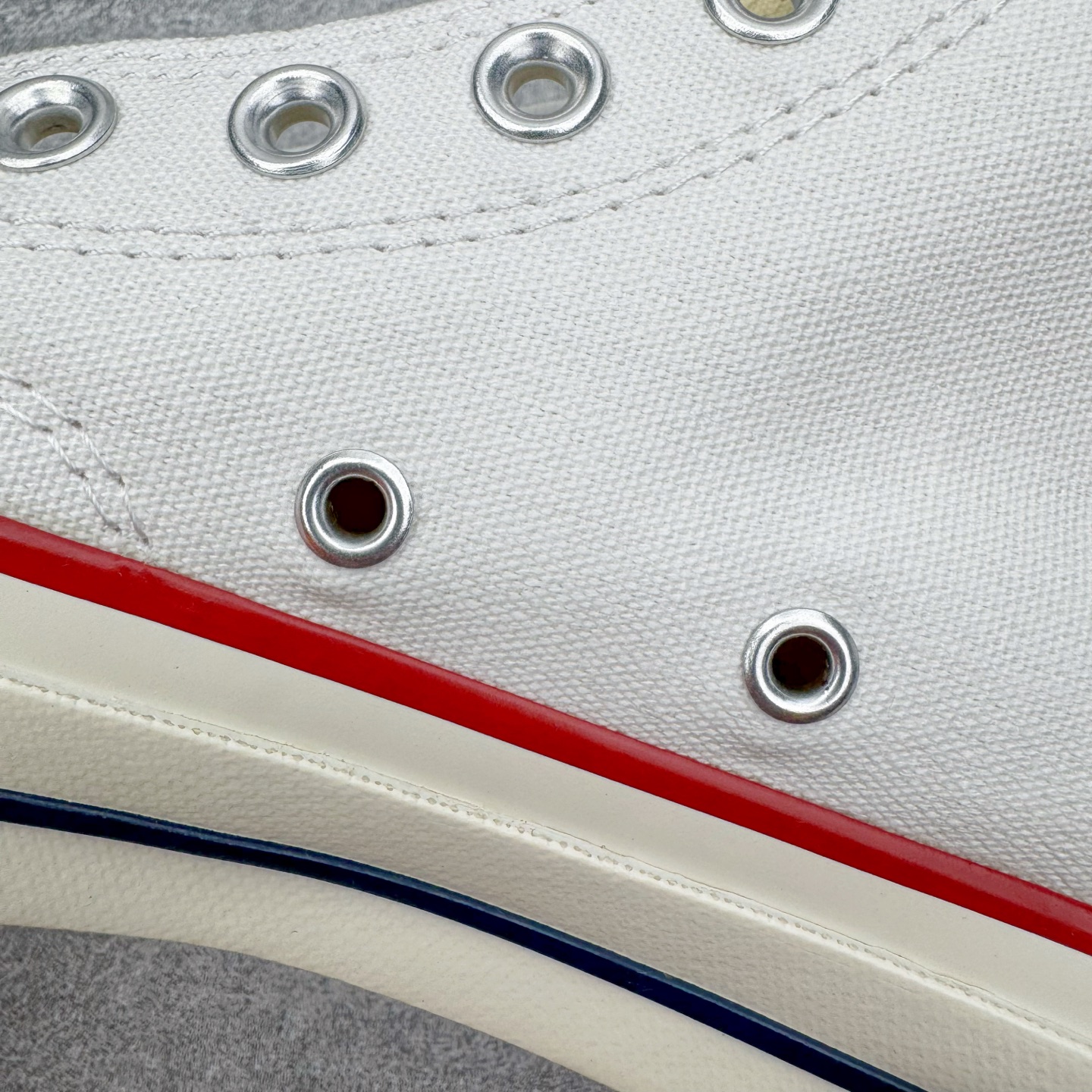 图片[14]-＃越南订单 裸鞋圈专属版本 Converse Chuck All Star 1970S 经典款潮流耐磨帆布鞋 经典永不过时 十年老厂出品 平台正品订单 超稳定的品控清洁度 全套原厂材料配置 原厂硫化工艺 油性扁平尖头 原厂楦头纸板数据 一体化超软蓝底加持 超软EVA鞋垫 后掌灰色缓震胶 脚感一比一还原 耐磨橡胶大底 越南产内外标 原盒黑色吊牌 超高清洁度 随意冲正 如有更好白送 偏大一码 尺码：35 36 36.5 37 37.5 38 39 39.5 40 41 41.5 42 42.5 43 44-选品中心