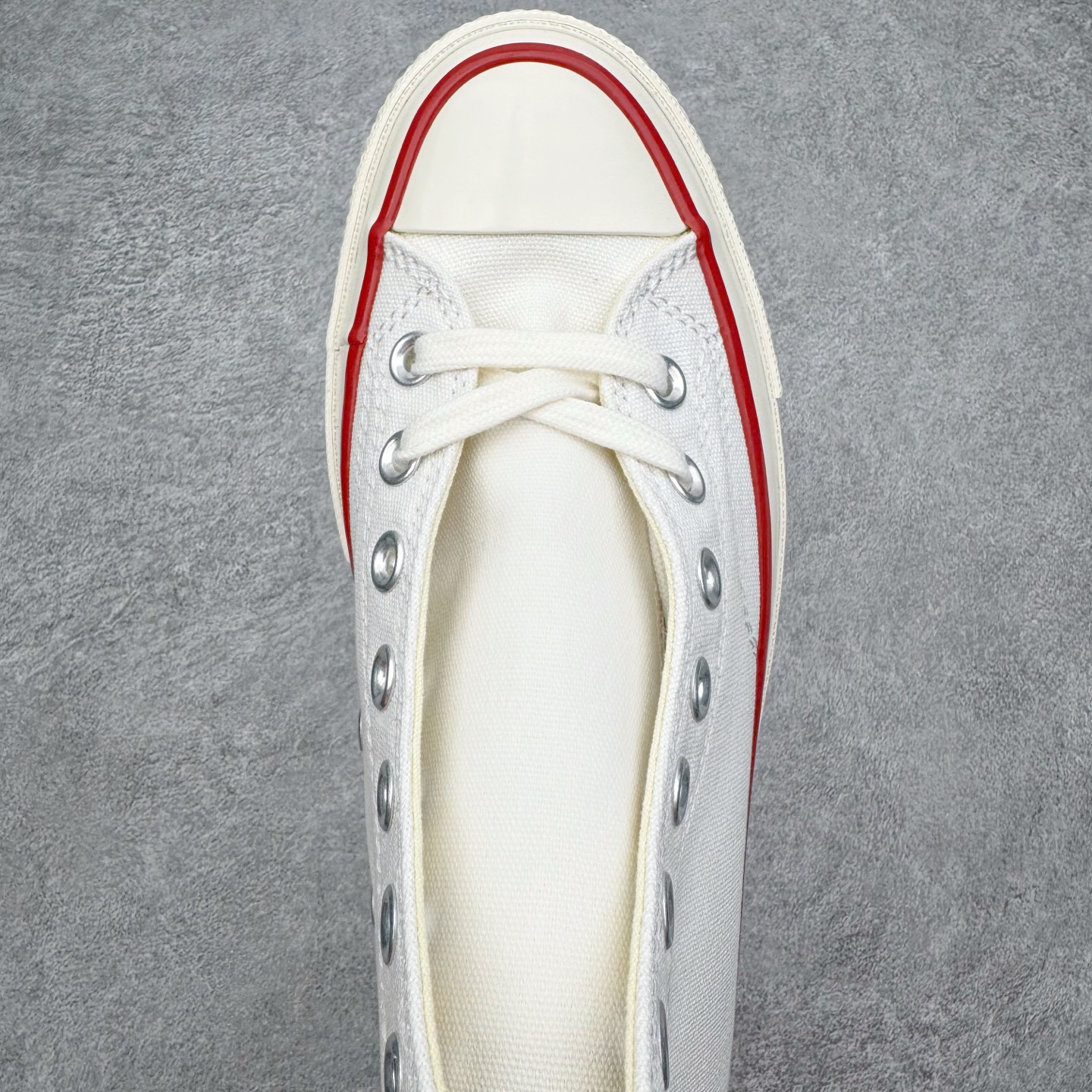 图片[4]-＃越南订单 裸鞋圈专属版本 Converse Chuck All Star 1970S 经典款潮流耐磨帆布鞋 经典永不过时 十年老厂出品 平台正品订单 超稳定的品控清洁度 全套原厂材料配置 原厂硫化工艺 油性扁平尖头 原厂楦头纸板数据 一体化超软蓝底加持 超软EVA鞋垫 后掌灰色缓震胶 脚感一比一还原 耐磨橡胶大底 越南产内外标 原盒黑色吊牌 超高清洁度 随意冲正 如有更好白送 偏大一码 尺码：35 36 36.5 37 37.5 38 39 39.5 40 41 41.5 42 42.5 43 44-选品中心