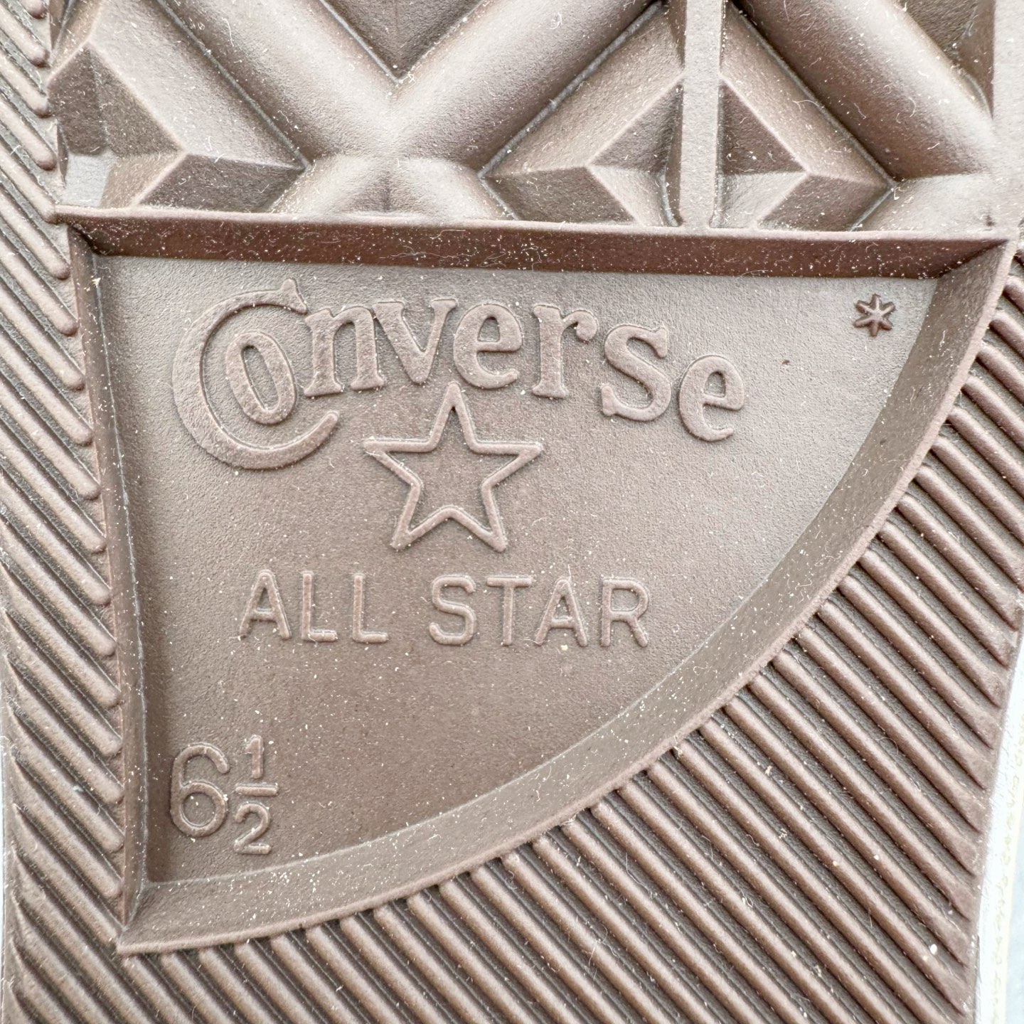 图片[19]-＃越南订单 裸鞋圈专属版本 Converse Chuck All Star 1970S 经典款潮流耐磨帆布鞋 经典永不过时 十年老厂出品 平台正品订单 超稳定的品控清洁度 全套原厂材料配置 原厂硫化工艺 油性扁平尖头 原厂楦头纸板数据 一体化超软蓝底加持 超软EVA鞋垫 后掌灰色缓震胶 脚感一比一还原 耐磨橡胶大底 越南产内外标 原盒黑色吊牌 超高清洁度 随意冲正 如有更好白送 偏大一码 尺码：35 36 36.5 37 37.5 38 39 39.5 40 41 41.5 42 42.5 43 44-选品中心