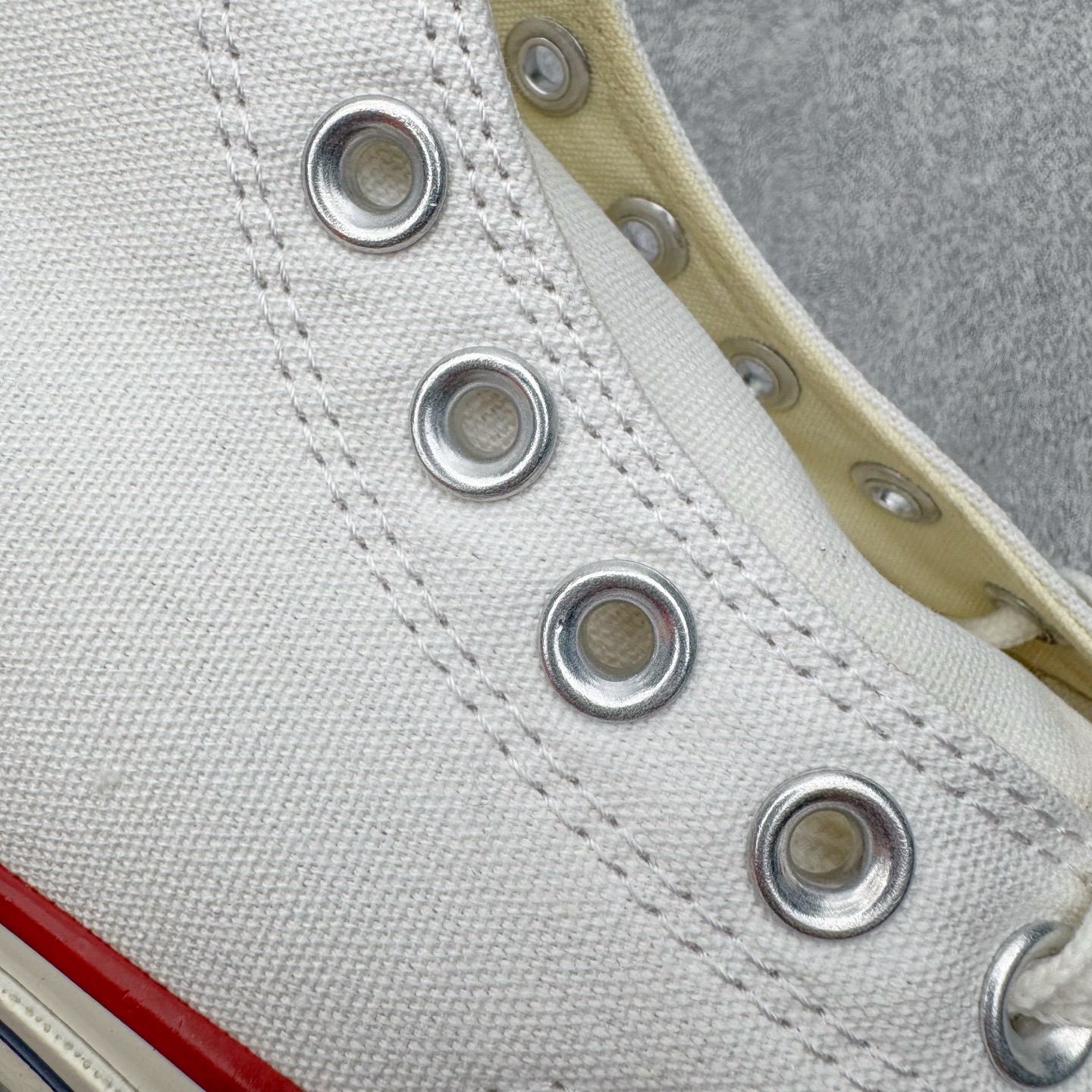 图片[18]-＃越南订单 裸鞋圈专属版本 Converse Chuck All Star 1970S 经典款潮流耐磨帆布鞋 经典永不过时 十年老厂出品 平台正品订单 超稳定的品控清洁度 全套原厂材料配置 原厂硫化工艺 油性扁平尖头 原厂楦头纸板数据 一体化超软蓝底加持 超软EVA鞋垫 后掌灰色缓震胶 脚感一比一还原 耐磨橡胶大底 越南产内外标 原盒黑色吊牌 超高清洁度 随意冲正 如有更好白送 偏大一码 尺码：35 36 36.5 37 37.5 38 39 39.5 40 41 41.5 42 42.5 43 44-选品中心