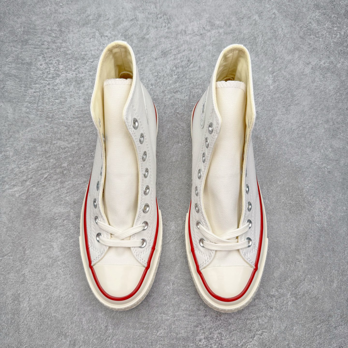 图片[2]-＃越南订单 裸鞋圈专属版本 Converse Chuck All Star 1970S 经典款潮流耐磨帆布鞋 经典永不过时 十年老厂出品 平台正品订单 超稳定的品控清洁度 全套原厂材料配置 原厂硫化工艺 油性扁平尖头 原厂楦头纸板数据 一体化超软蓝底加持 超软EVA鞋垫 后掌灰色缓震胶 脚感一比一还原 耐磨橡胶大底 越南产内外标 原盒黑色吊牌 超高清洁度 随意冲正 如有更好白送 偏大一码 尺码：35 36 36.5 37 37.5 38 39 39.5 40 41 41.5 42 42.5 43 44-选品中心