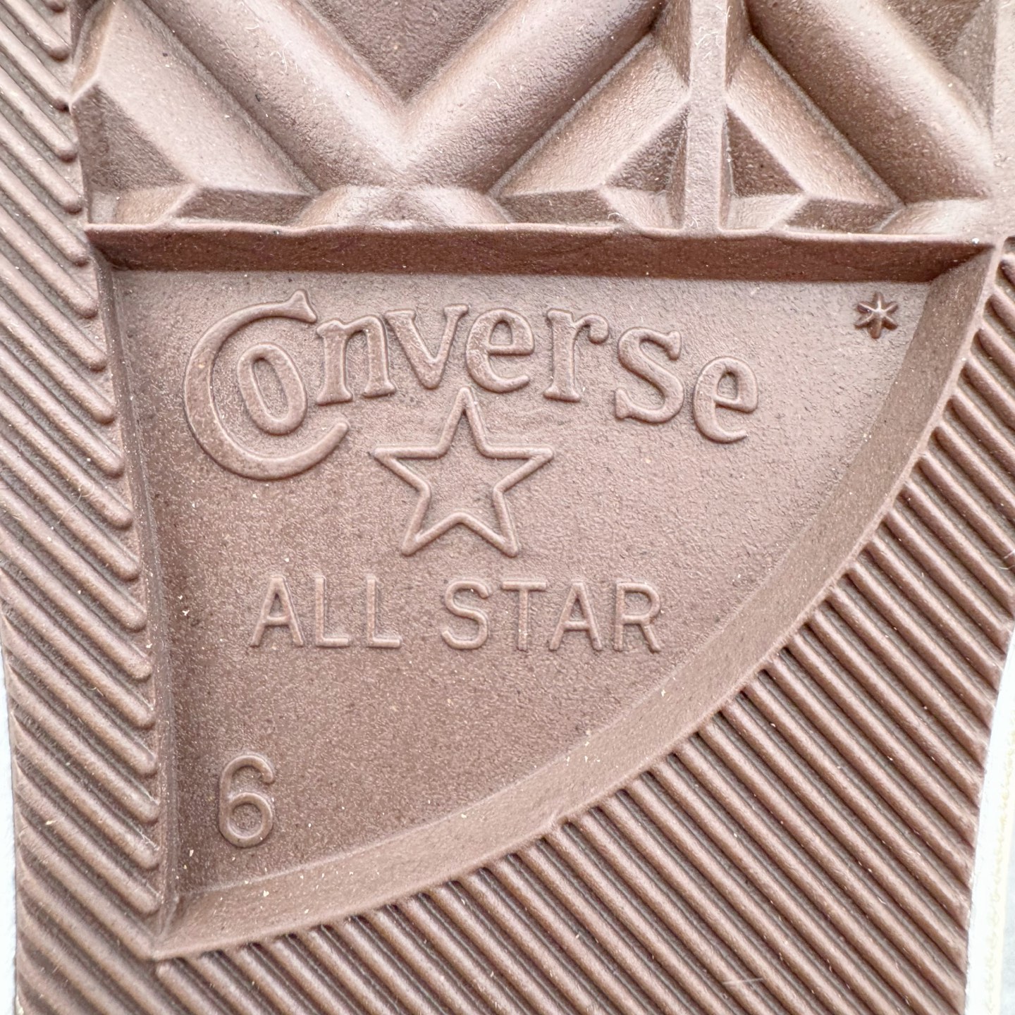 图片[20]-＃越南订单 裸鞋圈专属版本 Converse Chuck All Star 1970S 经典款潮流耐磨帆布鞋 经典永不过时 十年老厂出品 平台正品订单 超稳定的品控清洁度 全套原厂材料配置 原厂硫化工艺 油性扁平尖头 原厂楦头纸板数据 一体化超软蓝底加持 超软EVA鞋垫 后掌灰色缓震胶 脚感一比一还原 耐磨橡胶大底 越南产内外标 原盒黑色吊牌 超高清洁度 随意冲正 如有更好白送 偏大一码 尺码：35 36 36.5 37 37.5 38 39 39.5 40 41 41.5 42 42.5 43 44-选品中心