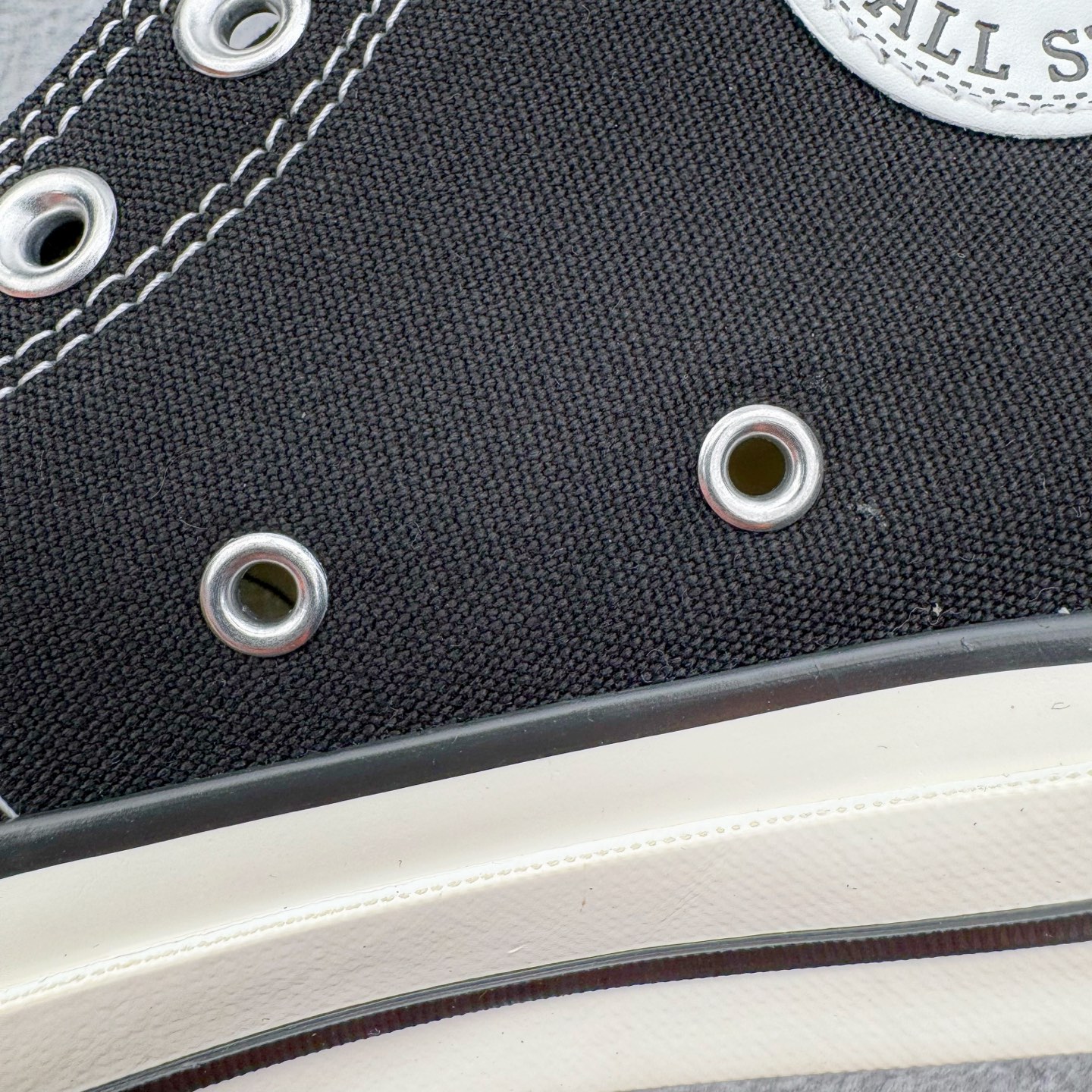 图片[13]-＃越南订单 裸鞋圈专属版本 Converse Chuck All Star 1970S 经典款潮流耐磨帆布鞋 经典永不过时 十年老厂出品 平台正品订单 超稳定的品控清洁度 全套原厂材料配置 原厂硫化工艺 油性扁平尖头 原厂楦头纸板数据 一体化超软蓝底加持 超软EVA鞋垫 后掌灰色缓震胶 脚感一比一还原 耐磨橡胶大底 越南产内外标 原盒黑色吊牌 超高清洁度 随意冲正 如有更好白送 偏大一码 尺码：35 36 36.5 37 37.5 38 39 39.5 40 41 41.5 42 42.5 43 44-选品中心