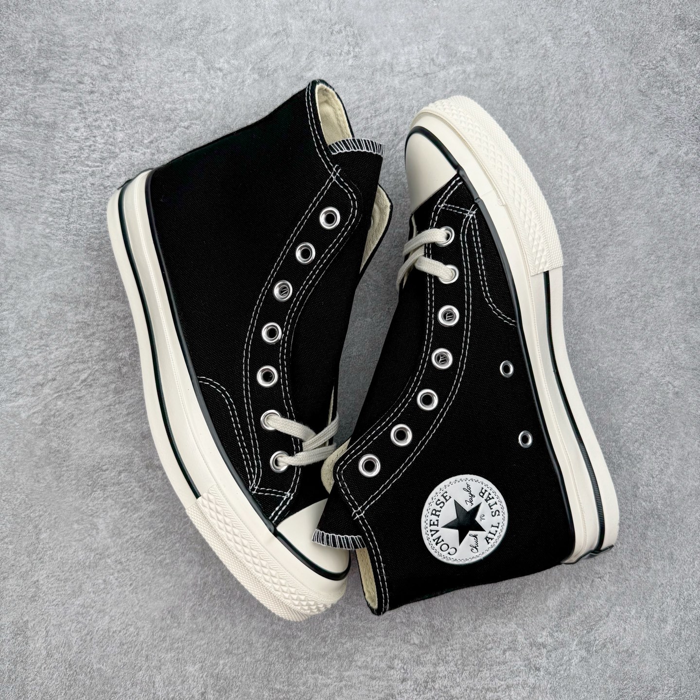 图片[3]-＃越南订单 裸鞋圈专属版本 Converse Chuck All Star 1970S 经典款潮流耐磨帆布鞋 经典永不过时 十年老厂出品 平台正品订单 超稳定的品控清洁度 全套原厂材料配置 原厂硫化工艺 油性扁平尖头 原厂楦头纸板数据 一体化超软蓝底加持 超软EVA鞋垫 后掌灰色缓震胶 脚感一比一还原 耐磨橡胶大底 越南产内外标 原盒黑色吊牌 超高清洁度 随意冲正 如有更好白送 偏大一码 尺码：35 36 36.5 37 37.5 38 39 39.5 40 41 41.5 42 42.5 43 44-选品中心