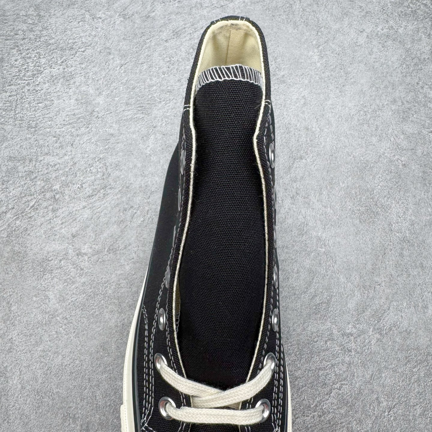 图片[5]-＃越南订单 裸鞋圈专属版本 Converse Chuck All Star 1970S 经典款潮流耐磨帆布鞋 经典永不过时 十年老厂出品 平台正品订单 超稳定的品控清洁度 全套原厂材料配置 原厂硫化工艺 油性扁平尖头 原厂楦头纸板数据 一体化超软蓝底加持 超软EVA鞋垫 后掌灰色缓震胶 脚感一比一还原 耐磨橡胶大底 越南产内外标 原盒黑色吊牌 超高清洁度 随意冲正 如有更好白送 偏大一码 尺码：35 36 36.5 37 37.5 38 39 39.5 40 41 41.5 42 42.5 43 44-选品中心