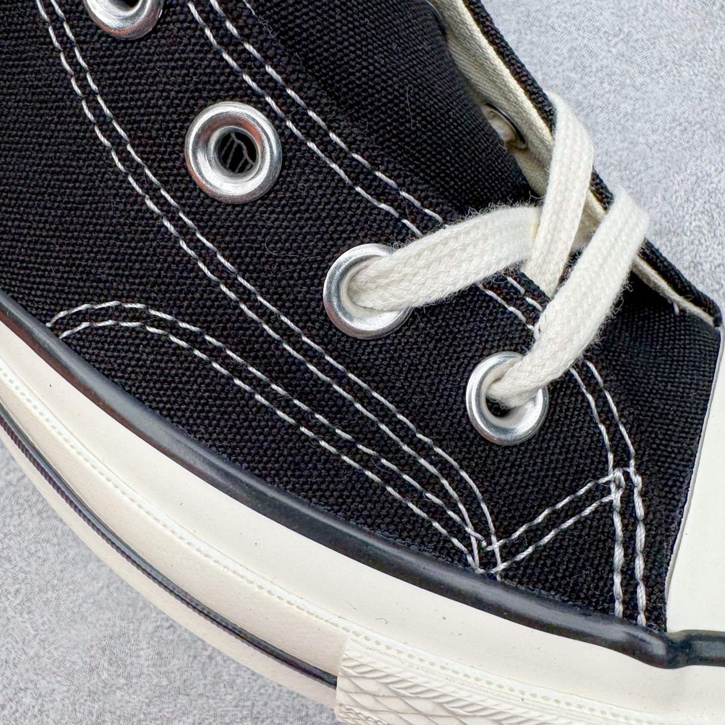 图片[18]-＃越南订单 裸鞋圈专属版本 Converse Chuck All Star 1970S 经典款潮流耐磨帆布鞋 经典永不过时 十年老厂出品 平台正品订单 超稳定的品控清洁度 全套原厂材料配置 原厂硫化工艺 油性扁平尖头 原厂楦头纸板数据 一体化超软蓝底加持 超软EVA鞋垫 后掌灰色缓震胶 脚感一比一还原 耐磨橡胶大底 越南产内外标 原盒黑色吊牌 超高清洁度 随意冲正 如有更好白送 偏大一码 尺码：35 36 36.5 37 37.5 38 39 39.5 40 41 41.5 42 42.5 43 44-选品中心
