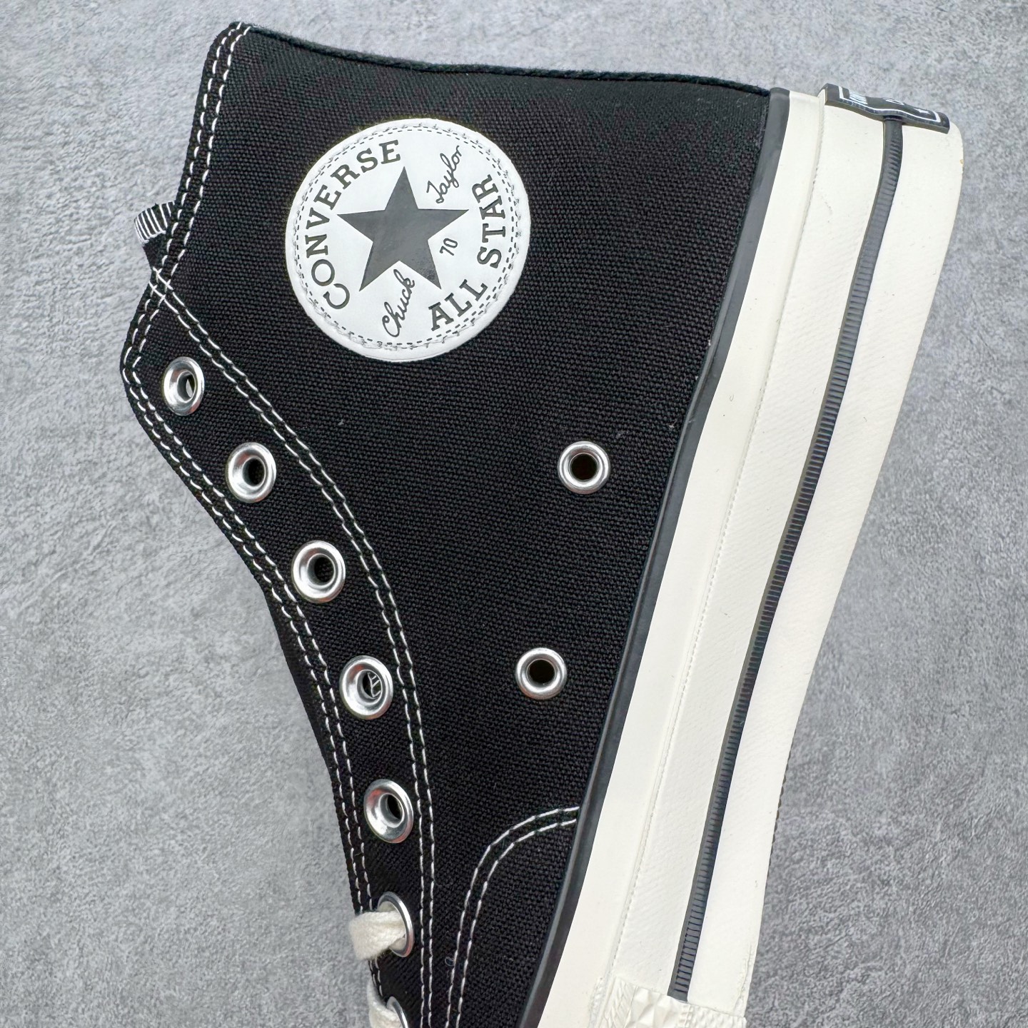 图片[7]-＃越南订单 裸鞋圈专属版本 Converse Chuck All Star 1970S 经典款潮流耐磨帆布鞋 经典永不过时 十年老厂出品 平台正品订单 超稳定的品控清洁度 全套原厂材料配置 原厂硫化工艺 油性扁平尖头 原厂楦头纸板数据 一体化超软蓝底加持 超软EVA鞋垫 后掌灰色缓震胶 脚感一比一还原 耐磨橡胶大底 越南产内外标 原盒黑色吊牌 超高清洁度 随意冲正 如有更好白送 偏大一码 尺码：35 36 36.5 37 37.5 38 39 39.5 40 41 41.5 42 42.5 43 44-选品中心