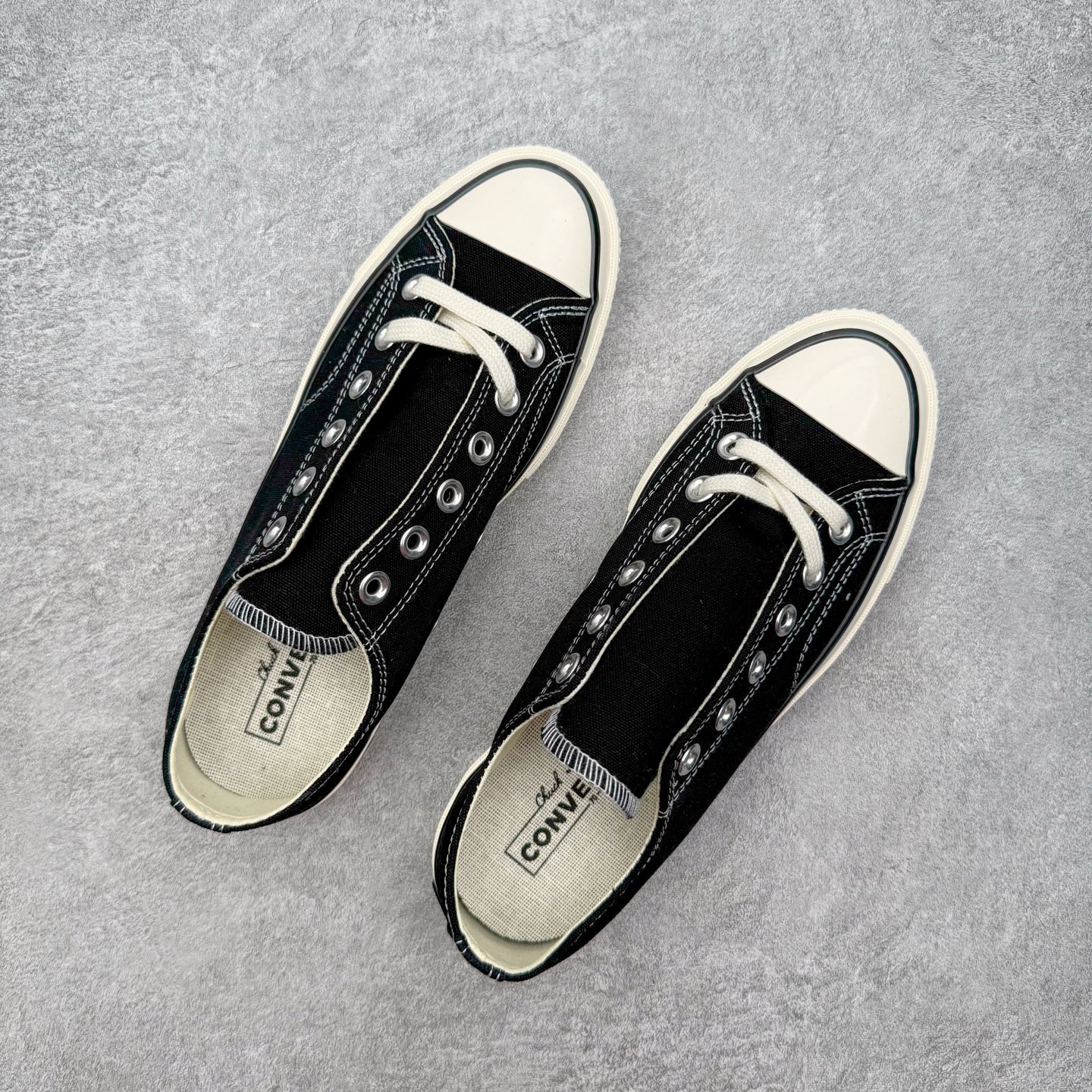 图片[3]-＃越南订单 裸鞋圈专属版本 Converse Chuck All Star 1970S 经典款潮流耐磨帆布鞋 经典永不过时 十年老厂出品 平台正品订单 超稳定的品控清洁度 全套原厂材料配置 原厂硫化工艺 油性扁平尖头 原厂楦头纸板数据 一体化超软蓝底加持 超软EVA鞋垫 后掌灰色缓震胶 脚感一比一还原 耐磨橡胶大底 越南产内外标 原盒黑色吊牌 超高清洁度 随意冲正 如有更好白送 偏大一码 尺码：35 36 36.5 37 37.5 38 39 39.5 40 41 41.5 42 42.5 43 44-选品中心