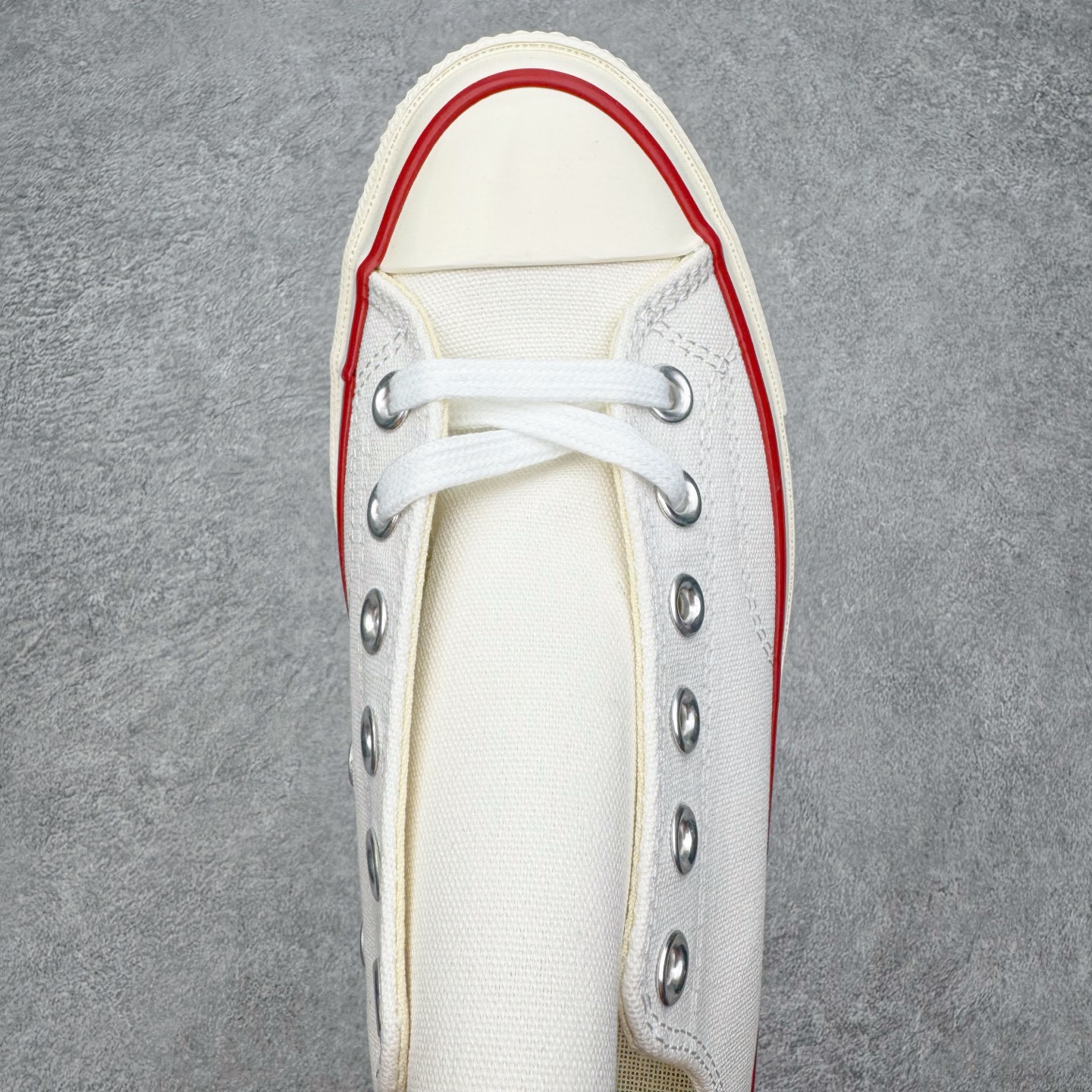 图片[4]-＃越南订单 裸鞋圈专属版本 Converse Chuck All Star 1970S 经典款潮流耐磨帆布鞋 经典永不过时 十年老厂出品 平台正品订单 超稳定的品控清洁度 全套原厂材料配置 原厂硫化工艺 油性扁平尖头 原厂楦头纸板数据 一体化超软蓝底加持 超软EVA鞋垫 后掌灰色缓震胶 脚感一比一还原 耐磨橡胶大底 越南产内外标 原盒黑色吊牌 超高清洁度 随意冲正 如有更好白送 偏大一码 尺码：35 36 36.5 37 37.5 38 39 39.5 40 41 41.5 42 42.5 43 44-选品中心