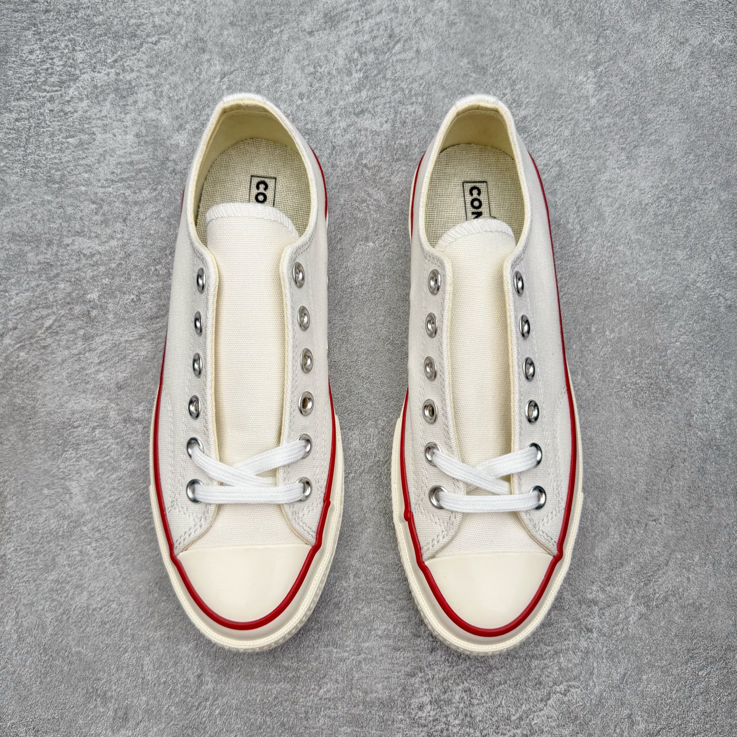 图片[2]-＃越南订单 裸鞋圈专属版本 Converse Chuck All Star 1970S 经典款潮流耐磨帆布鞋 经典永不过时 十年老厂出品 平台正品订单 超稳定的品控清洁度 全套原厂材料配置 原厂硫化工艺 油性扁平尖头 原厂楦头纸板数据 一体化超软蓝底加持 超软EVA鞋垫 后掌灰色缓震胶 脚感一比一还原 耐磨橡胶大底 越南产内外标 原盒黑色吊牌 超高清洁度 随意冲正 如有更好白送 偏大一码 尺码：35 36 36.5 37 37.5 38 39 39.5 40 41 41.5 42 42.5 43 44-选品中心