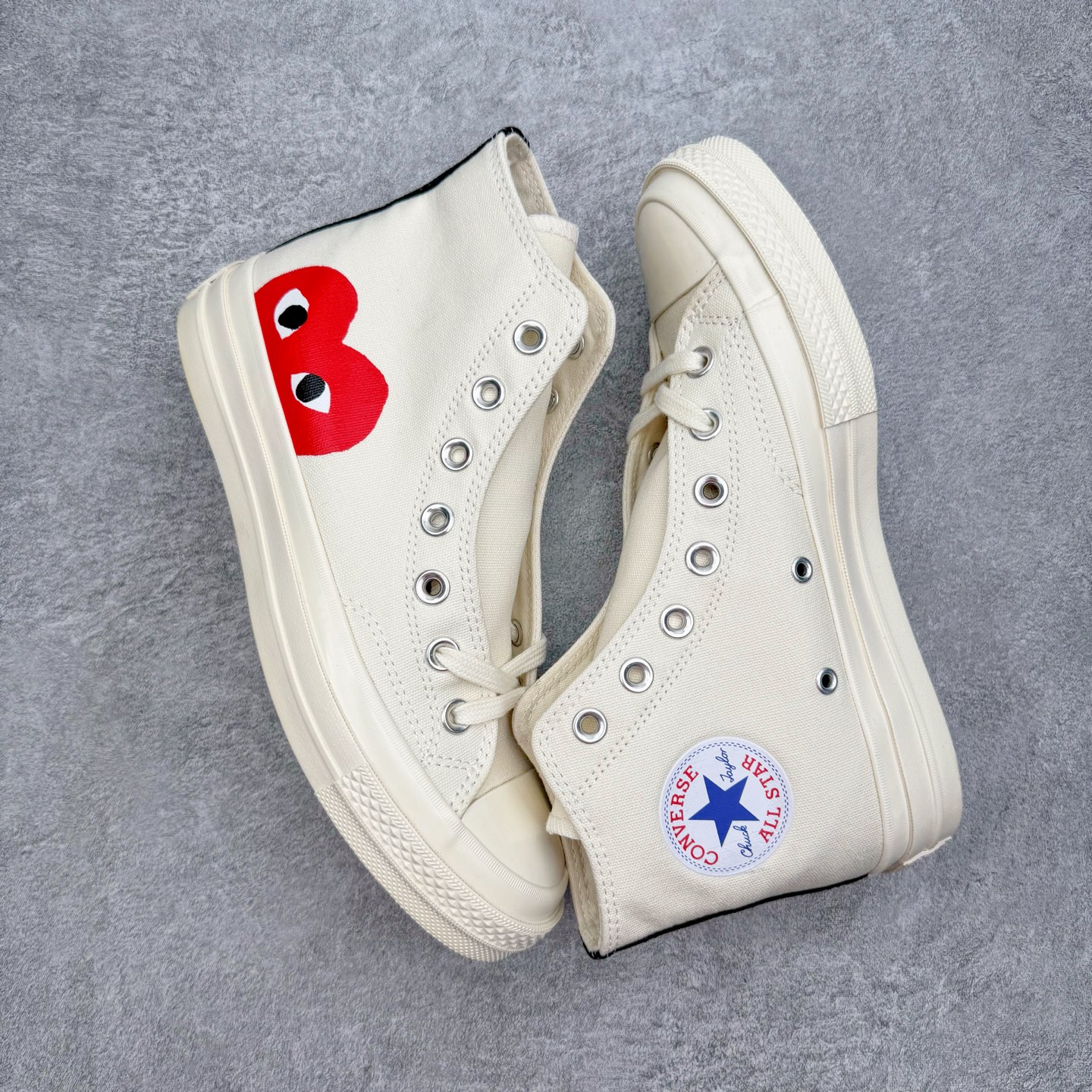 图片[3]-＃越南订单 裸鞋圈专属版本 CDG x Converse Chuck Taylor All Star 1970S 川久保玲爱心联名款经典款潮流耐磨帆布鞋 经典永不过时 十年老厂出品 平台正品订单 超稳定的品控清洁度 全套原厂材料配置 原厂硫化工艺 油性扁平尖头 原厂楦头纸板数据 一体化超软蓝底加持 超软EVA鞋垫 后掌灰色缓震胶 脚感一比一还原 耐磨橡胶大底 越南产内外标 原盒黑色吊牌 超高清洁度 随意冲正 如有更好白送 偏大一码 尺码：35 36 36.5 37 37.5 38 39 39.5 40 41 41.5 42 42.5 43 44-选品中心