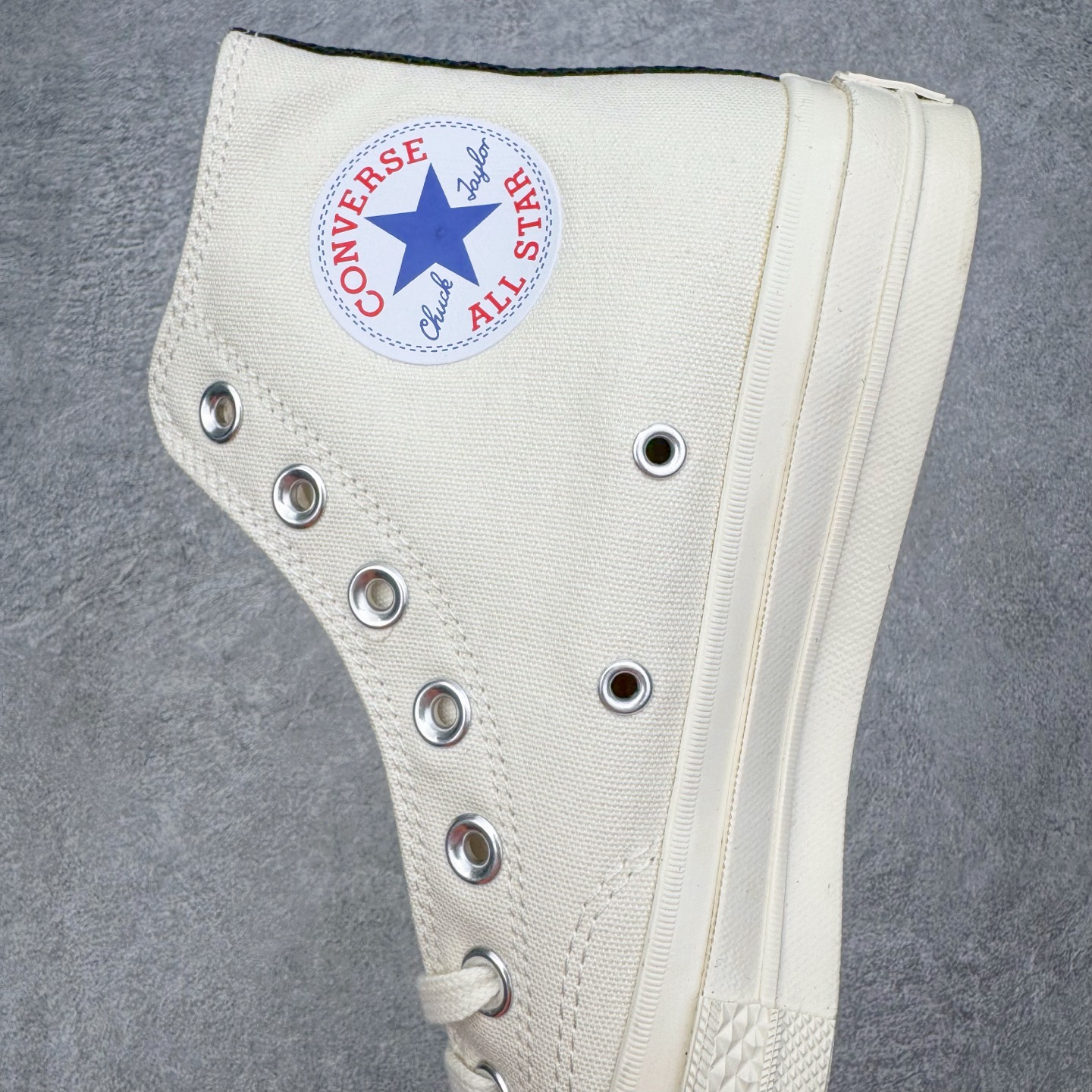 图片[7]-＃越南订单 裸鞋圈专属版本 CDG x Converse Chuck Taylor All Star 1970S 川久保玲爱心联名款经典款潮流耐磨帆布鞋 经典永不过时 十年老厂出品 平台正品订单 超稳定的品控清洁度 全套原厂材料配置 原厂硫化工艺 油性扁平尖头 原厂楦头纸板数据 一体化超软蓝底加持 超软EVA鞋垫 后掌灰色缓震胶 脚感一比一还原 耐磨橡胶大底 越南产内外标 原盒黑色吊牌 超高清洁度 随意冲正 如有更好白送 偏大一码 尺码：35 36 36.5 37 37.5 38 39 39.5 40 41 41.5 42 42.5 43 44-选品中心