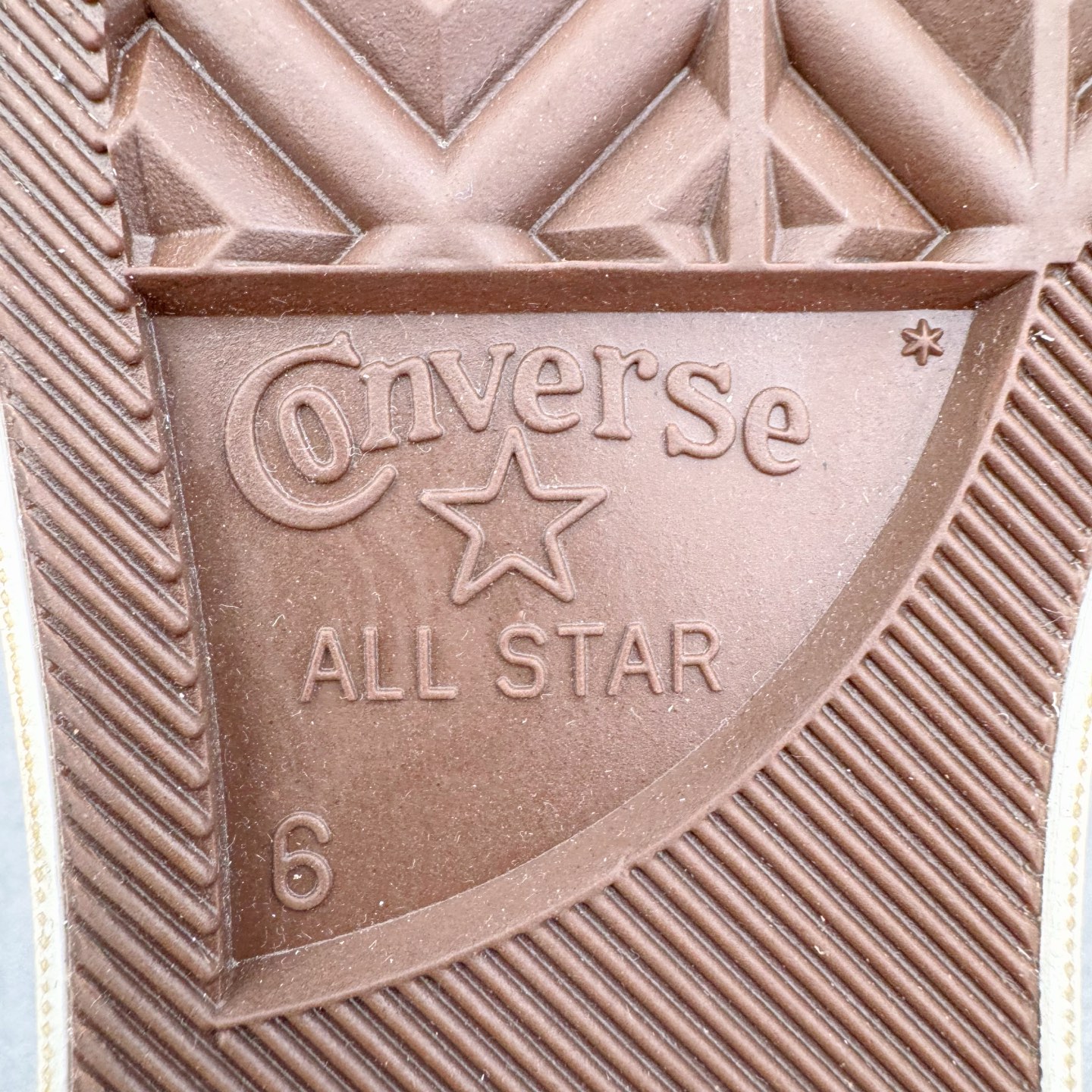 图片[22]-＃越南订单 裸鞋圈专属版本 CDG x Converse Chuck Taylor All Star 1970S 川久保玲爱心联名款经典款潮流耐磨帆布鞋 经典永不过时 十年老厂出品 平台正品订单 超稳定的品控清洁度 全套原厂材料配置 原厂硫化工艺 油性扁平尖头 原厂楦头纸板数据 一体化超软蓝底加持 超软EVA鞋垫 后掌灰色缓震胶 脚感一比一还原 耐磨橡胶大底 越南产内外标 原盒黑色吊牌 超高清洁度 随意冲正 如有更好白送 偏大一码 尺码：35 36 36.5 37 37.5 38 39 39.5 40 41 41.5 42 42.5 43 44-选品中心