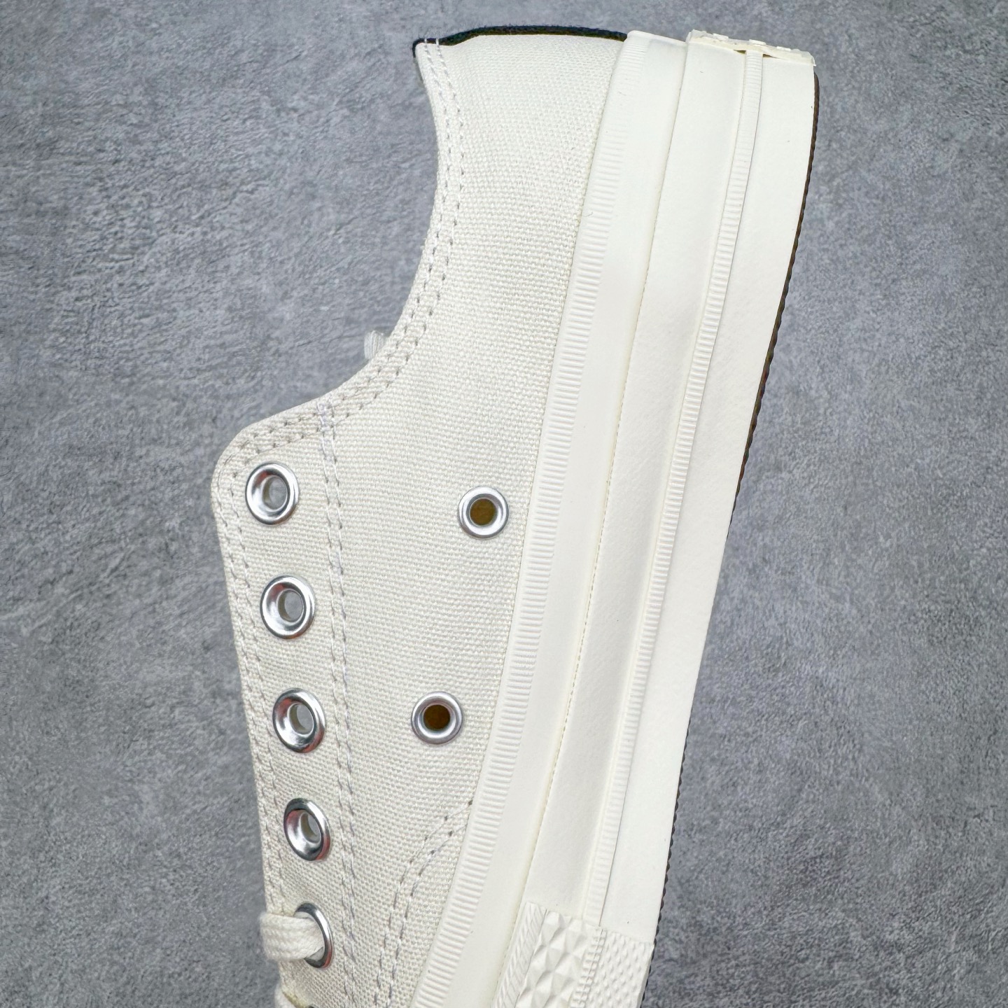 图片[7]-＃越南订单 裸鞋圈专属版本 CDG x Converse Chuck Taylor All Star 1970S 川久保玲爱心联名款经典款潮流耐磨帆布鞋 经典永不过时 十年老厂出品 平台正品订单 超稳定的品控清洁度 全套原厂材料配置 原厂硫化工艺 油性扁平尖头 原厂楦头纸板数据 一体化超软蓝底加持 超软EVA鞋垫 后掌灰色缓震胶 脚感一比一还原 耐磨橡胶大底 越南产内外标 原盒黑色吊牌 超高清洁度 随意冲正 如有更好白送 偏大一码 尺码：35 36 36.5 37 37.5 38 39 39.5 40 41 41.5 42 42.5 43 44-选品中心