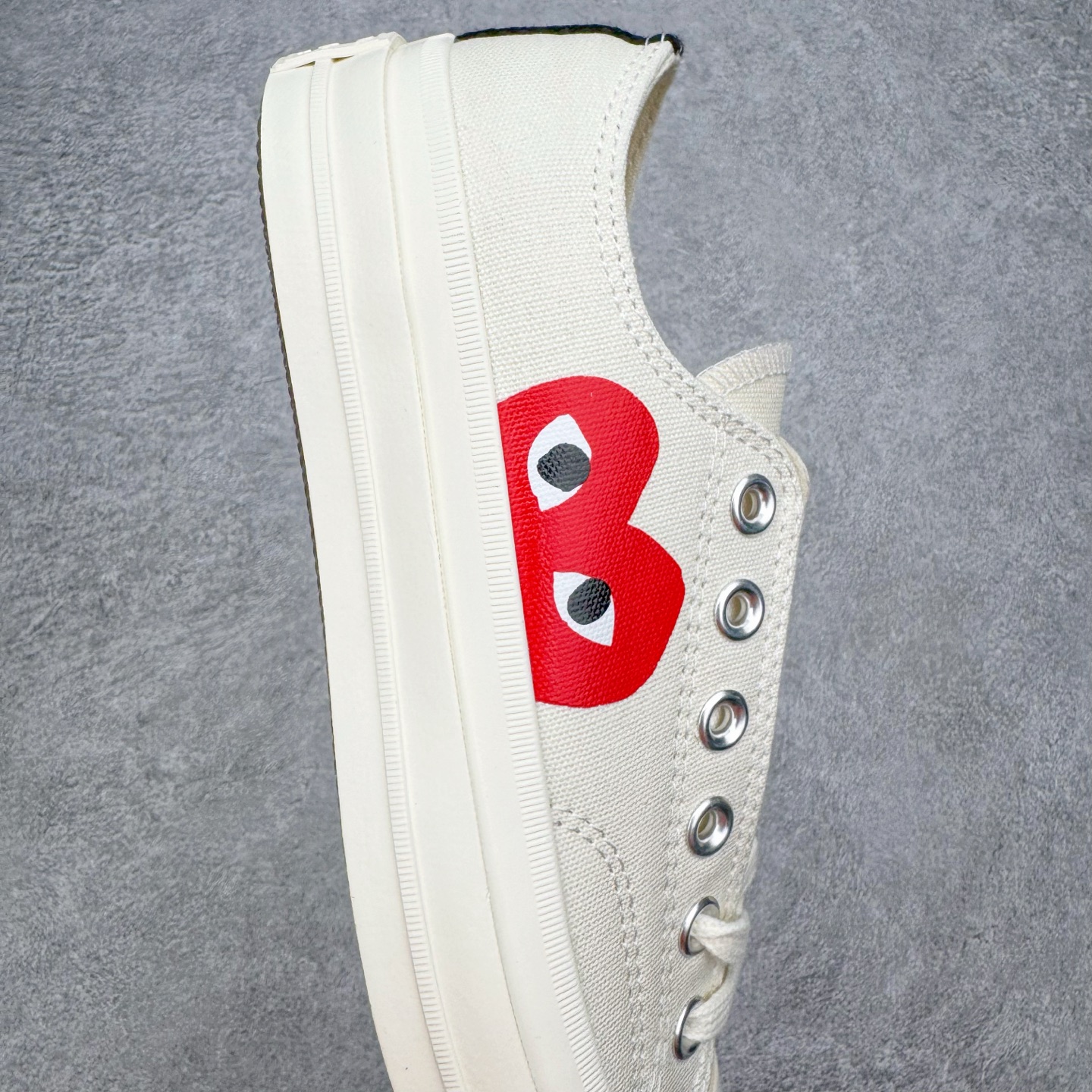 图片[6]-＃越南订单 裸鞋圈专属版本 CDG x Converse Chuck Taylor All Star 1970S 川久保玲爱心联名款经典款潮流耐磨帆布鞋 经典永不过时 十年老厂出品 平台正品订单 超稳定的品控清洁度 全套原厂材料配置 原厂硫化工艺 油性扁平尖头 原厂楦头纸板数据 一体化超软蓝底加持 超软EVA鞋垫 后掌灰色缓震胶 脚感一比一还原 耐磨橡胶大底 越南产内外标 原盒黑色吊牌 超高清洁度 随意冲正 如有更好白送 偏大一码 尺码：35 36 36.5 37 37.5 38 39 39.5 40 41 41.5 42 42.5 43 44-选品中心