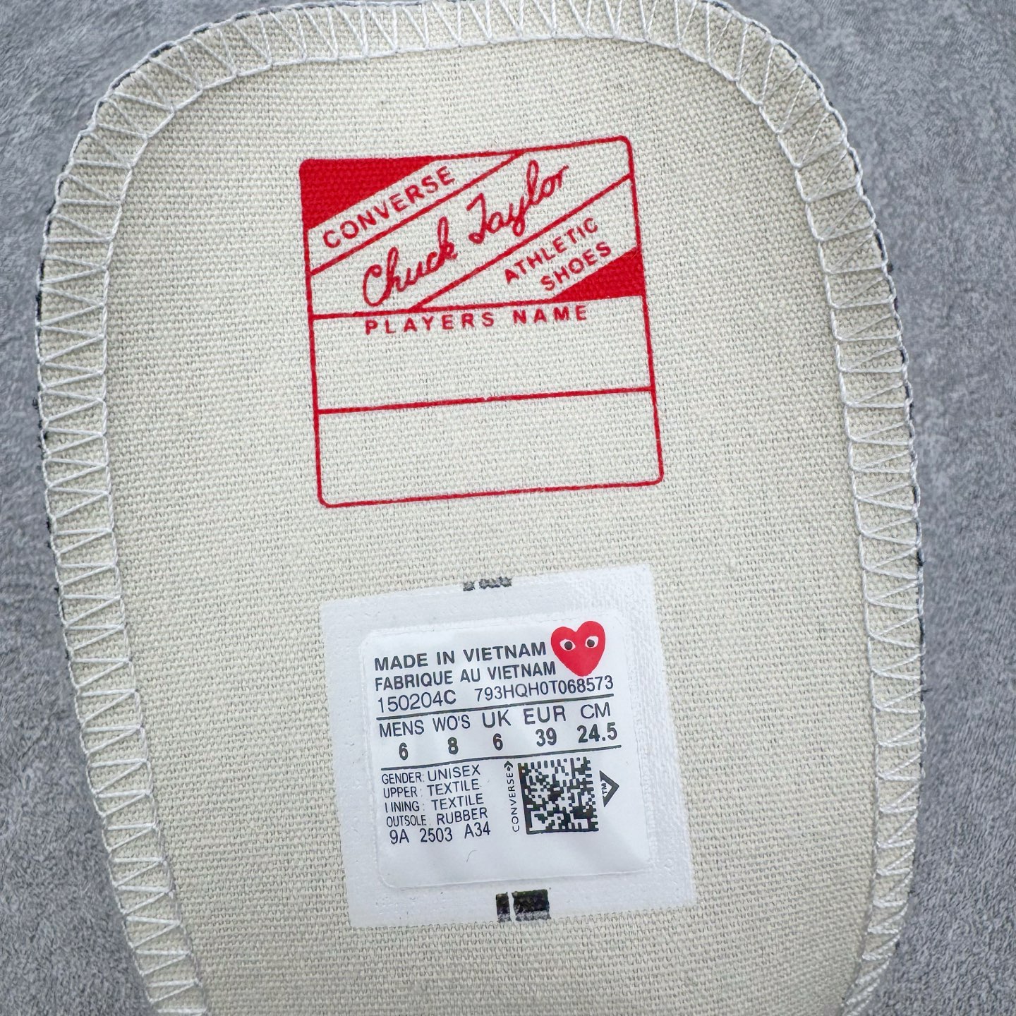 图片[13]-＃越南订单 裸鞋圈专属版本 CDG x Converse Chuck Taylor All Star 1970S 川久保玲爱心联名款经典款潮流耐磨帆布鞋 经典永不过时 十年老厂出品 平台正品订单 超稳定的品控清洁度 全套原厂材料配置 原厂硫化工艺 油性扁平尖头 原厂楦头纸板数据 一体化超软蓝底加持 超软EVA鞋垫 后掌灰色缓震胶 脚感一比一还原 耐磨橡胶大底 越南产内外标 原盒黑色吊牌 超高清洁度 随意冲正 如有更好白送 偏大一码 尺码：35 36 36.5 37 37.5 38 39 39.5 40 41 41.5 42 42.5 43 44-选品中心