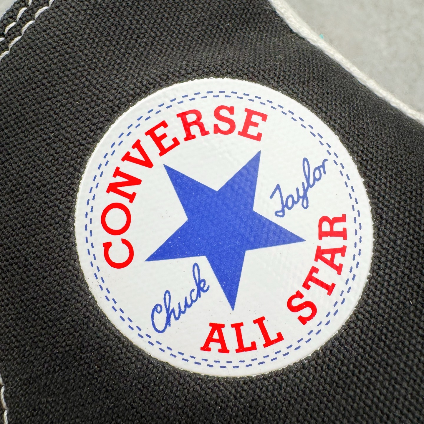 图片[14]-＃越南订单 裸鞋圈专属版本 CDG x Converse Chuck Taylor All Star 1970S 川久保玲爱心联名款经典款潮流耐磨帆布鞋 经典永不过时 十年老厂出品 平台正品订单 超稳定的品控清洁度 全套原厂材料配置 原厂硫化工艺 油性扁平尖头 原厂楦头纸板数据 一体化超软蓝底加持 超软EVA鞋垫 后掌灰色缓震胶 脚感一比一还原 耐磨橡胶大底 越南产内外标 原盒黑色吊牌 超高清洁度 随意冲正 如有更好白送 偏大一码 尺码：35 36 36.5 37 37.5 38 39 39.5 40 41 41.5 42 42.5 43 44-选品中心