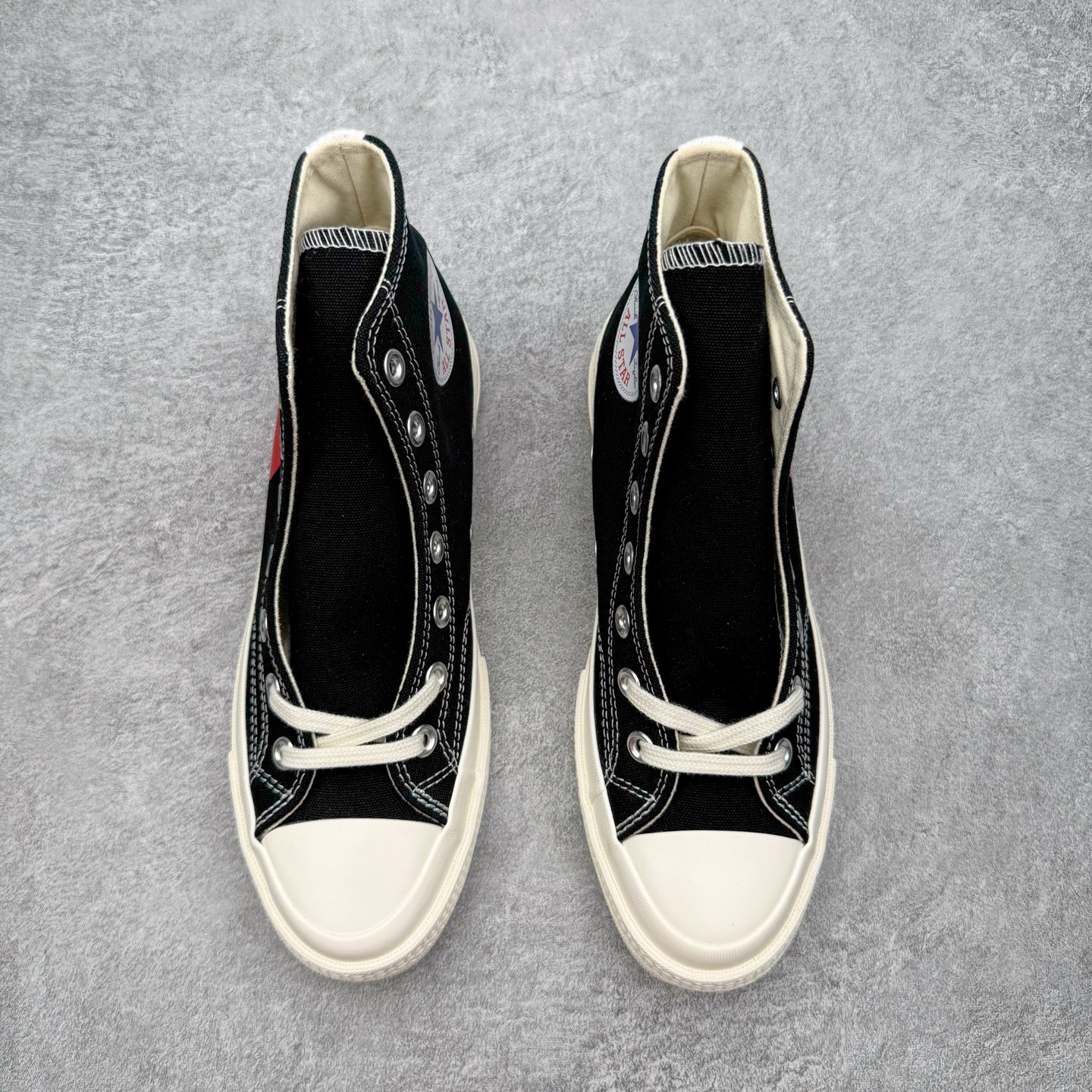 图片[2]-＃越南订单 裸鞋圈专属版本 CDG x Converse Chuck Taylor All Star 1970S 川久保玲爱心联名款经典款潮流耐磨帆布鞋 经典永不过时 十年老厂出品 平台正品订单 超稳定的品控清洁度 全套原厂材料配置 原厂硫化工艺 油性扁平尖头 原厂楦头纸板数据 一体化超软蓝底加持 超软EVA鞋垫 后掌灰色缓震胶 脚感一比一还原 耐磨橡胶大底 越南产内外标 原盒黑色吊牌 超高清洁度 随意冲正 如有更好白送 偏大一码 尺码：35 36 36.5 37 37.5 38 39 39.5 40 41 41.5 42 42.5 43 44-选品中心