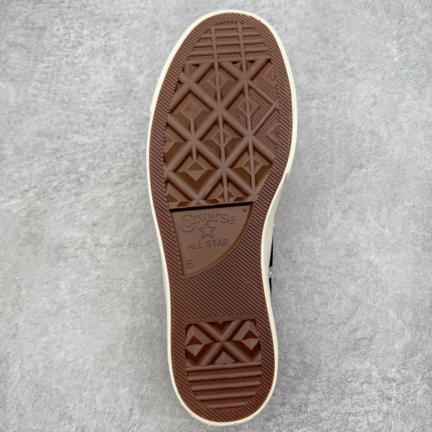 图片[9]-＃越南订单 裸鞋圈专属版本 CDG x Converse Chuck Taylor All Star 1970S 川久保玲爱心联名款经典款潮流耐磨帆布鞋 经典永不过时 十年老厂出品 平台正品订单 超稳定的品控清洁度 全套原厂材料配置 原厂硫化工艺 油性扁平尖头 原厂楦头纸板数据 一体化超软蓝底加持 超软EVA鞋垫 后掌灰色缓震胶 脚感一比一还原 耐磨橡胶大底 越南产内外标 原盒黑色吊牌 超高清洁度 随意冲正 如有更好白送 偏大一码 尺码：35 36 36.5 37 37.5 38 39 39.5 40 41 41.5 42 42.5 43 44-选品中心