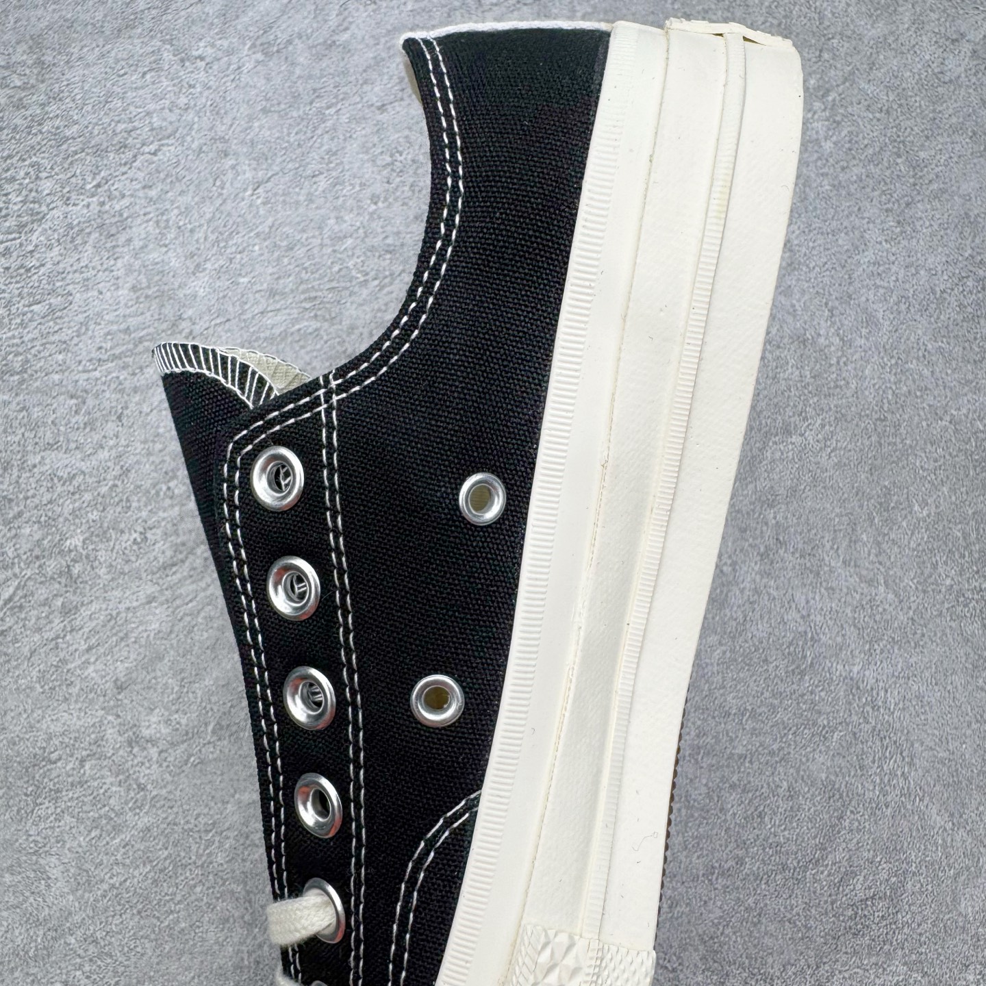 图片[7]-＃越南订单 裸鞋圈专属版本 CDG x Converse Chuck Taylor All Star 1970S 川久保玲爱心联名款经典款潮流耐磨帆布鞋 经典永不过时 十年老厂出品 平台正品订单 超稳定的品控清洁度 全套原厂材料配置 原厂硫化工艺 油性扁平尖头 原厂楦头纸板数据 一体化超软蓝底加持 超软EVA鞋垫 后掌灰色缓震胶 脚感一比一还原 耐磨橡胶大底 越南产内外标 原盒黑色吊牌 超高清洁度 随意冲正 如有更好白送 偏大一码 尺码：35 36 36.5 37 37.5 38 39 39.5 40 41 41.5 42 42.5 43 44-选品中心
