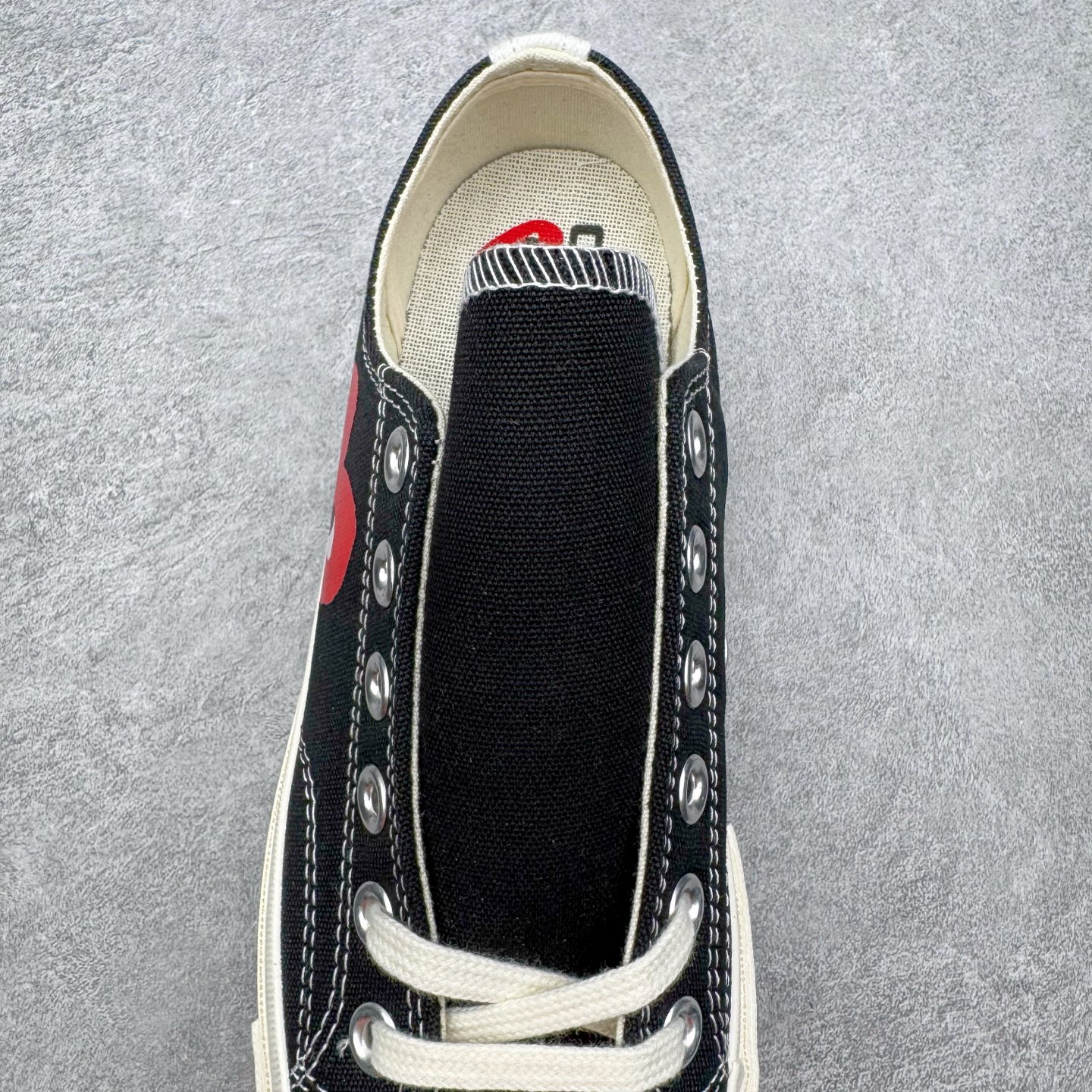 图片[5]-＃越南订单 裸鞋圈专属版本 CDG x Converse Chuck Taylor All Star 1970S 川久保玲爱心联名款经典款潮流耐磨帆布鞋 经典永不过时 十年老厂出品 平台正品订单 超稳定的品控清洁度 全套原厂材料配置 原厂硫化工艺 油性扁平尖头 原厂楦头纸板数据 一体化超软蓝底加持 超软EVA鞋垫 后掌灰色缓震胶 脚感一比一还原 耐磨橡胶大底 越南产内外标 原盒黑色吊牌 超高清洁度 随意冲正 如有更好白送 偏大一码 尺码：35 36 36.5 37 37.5 38 39 39.5 40 41 41.5 42 42.5 43 44-选品中心