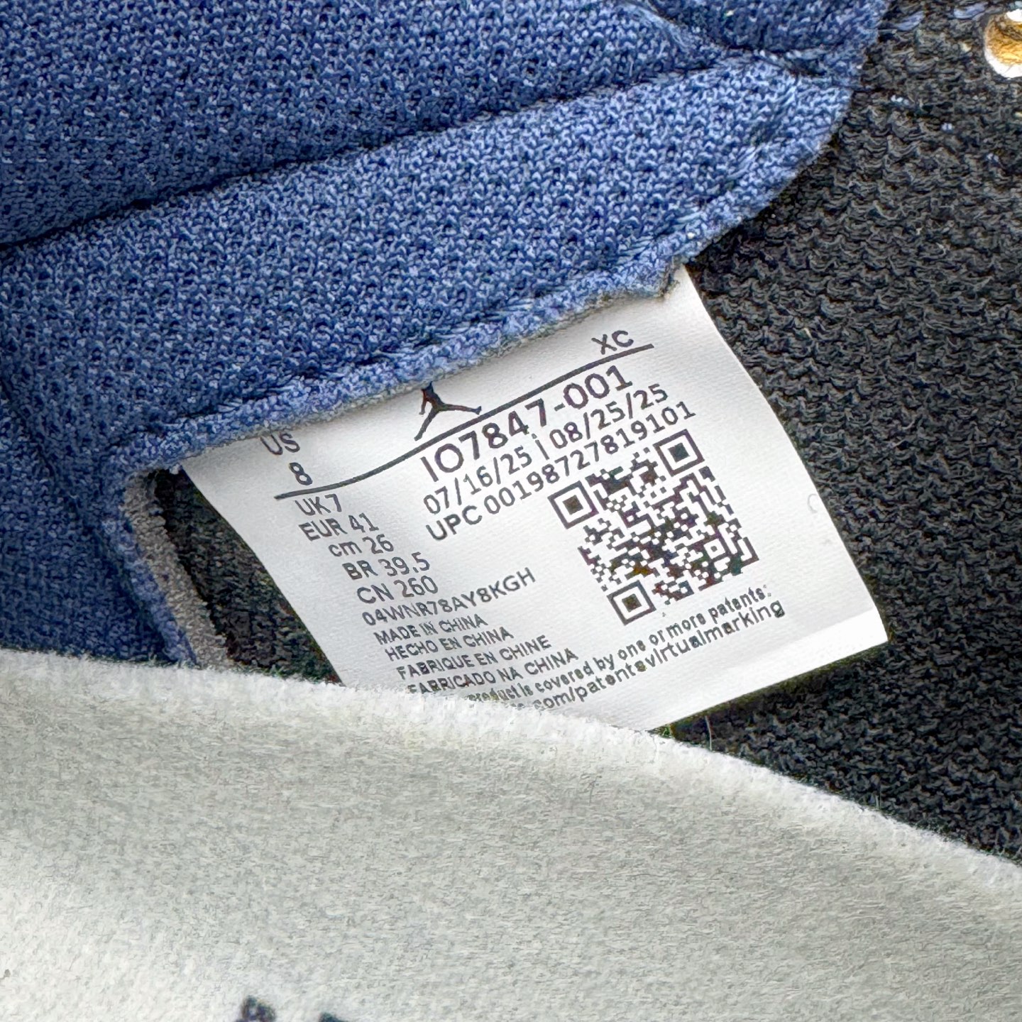 图片[11]-＃PK纯原 Union LA x Fragment Design x Air Jordan AJ1 Retro High NRG 藤原浩三方联名四色拼接灰 闪电黑蓝 IO7847-001 圈内最强系列 高端零售特供批次 产品品控稳定性领先行业 各方面均可对飙L版 良心定价不杀猪 SZ原厂全套原楦原纸板冲刀磨具开发 原厂皮料加持 原厂港宝加持定型后跟R度完美 同源原厂电绣 飞翼针数密度立体效果一致 百分百一致原鞋 原厂拉帮工艺 针距密度一致 后跟弧度收口自然不对折 极致一眼正品既视感 进口玻璃冲刀皮料裁剪零毛边 全鞋电脑针车工艺 品控清洁度最高QC检验标准 免检产品 原厂订购鞋盒、鞋标、防尘纸、鞋撑、鞋带 追求极致的原厂味道 尺码：36 36.5 37.5 38 38.5 39 40 40.5 41 42 42.5 43 44 44.5 45 46 47.5-选品中心