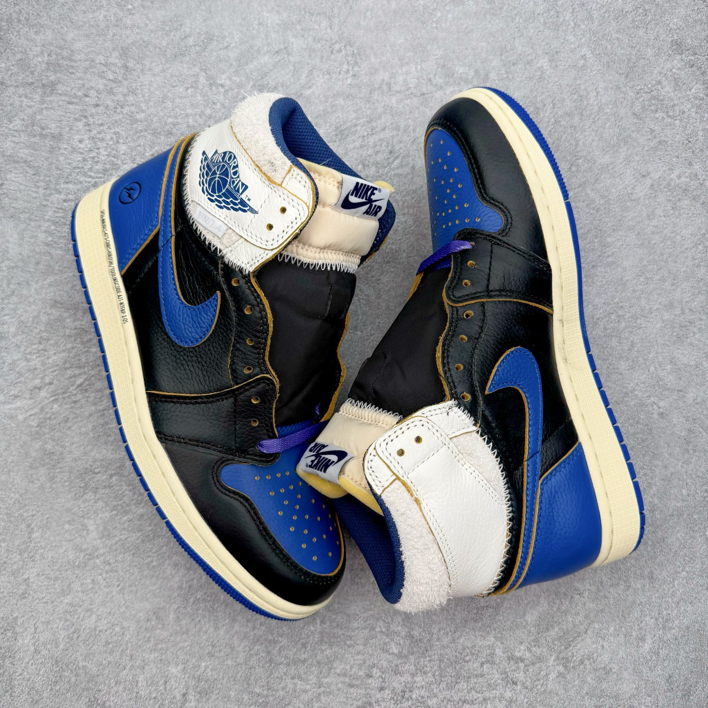图片[3]-＃PK纯原 Union LA x Fragment Design x Air Jordan AJ1 Retro High NRG 藤原浩三方联名四色拼接灰 闪电黑蓝 IO7847-001 圈内最强系列 高端零售特供批次 产品品控稳定性领先行业 各方面均可对飙L版 良心定价不杀猪 SZ原厂全套原楦原纸板冲刀磨具开发 原厂皮料加持 原厂港宝加持定型后跟R度完美 同源原厂电绣 飞翼针数密度立体效果一致 百分百一致原鞋 原厂拉帮工艺 针距密度一致 后跟弧度收口自然不对折 极致一眼正品既视感 进口玻璃冲刀皮料裁剪零毛边 全鞋电脑针车工艺 品控清洁度最高QC检验标准 免检产品 原厂订购鞋盒、鞋标、防尘纸、鞋撑、鞋带 追求极致的原厂味道 尺码：36 36.5 37.5 38 38.5 39 40 40.5 41 42 42.5 43 44 44.5 45 46 47.5-选品中心