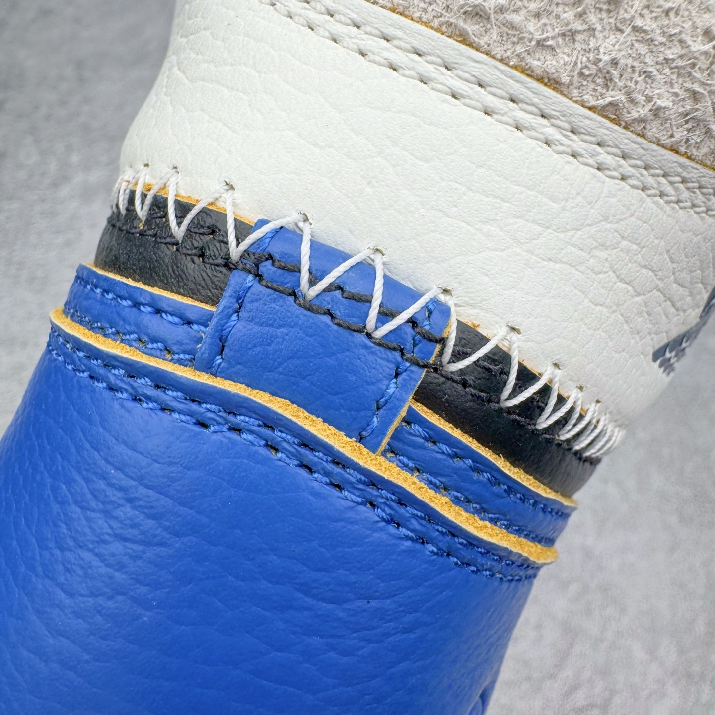 图片[15]-＃PK纯原 Union LA x Fragment Design x Air Jordan AJ1 Retro High NRG 藤原浩三方联名四色拼接灰 闪电黑蓝 IO7847-001 圈内最强系列 高端零售特供批次 产品品控稳定性领先行业 各方面均可对飙L版 良心定价不杀猪 SZ原厂全套原楦原纸板冲刀磨具开发 原厂皮料加持 原厂港宝加持定型后跟R度完美 同源原厂电绣 飞翼针数密度立体效果一致 百分百一致原鞋 原厂拉帮工艺 针距密度一致 后跟弧度收口自然不对折 极致一眼正品既视感 进口玻璃冲刀皮料裁剪零毛边 全鞋电脑针车工艺 品控清洁度最高QC检验标准 免检产品 原厂订购鞋盒、鞋标、防尘纸、鞋撑、鞋带 追求极致的原厂味道 尺码：36 36.5 37.5 38 38.5 39 40 40.5 41 42 42.5 43 44 44.5 45 46 47.5-选品中心