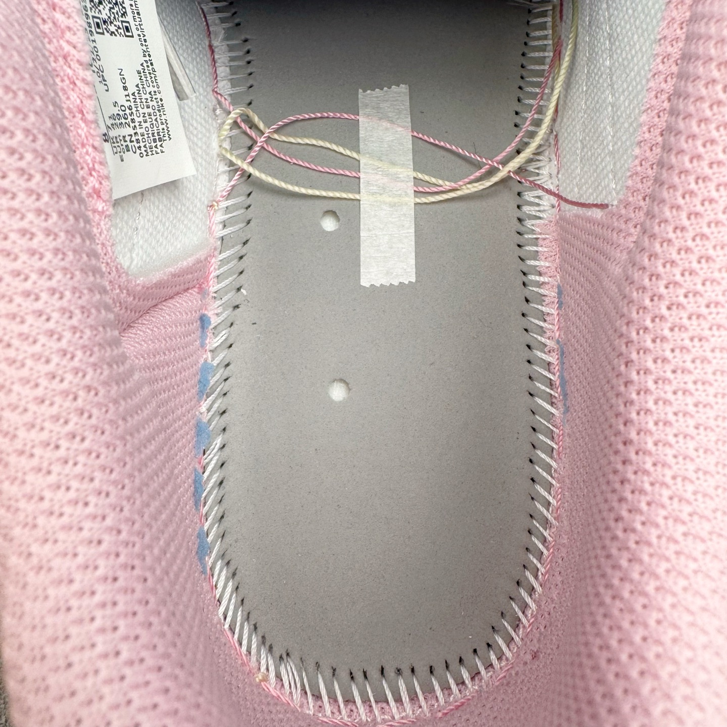 图片[11]-＃PK纯原 Travis Scott x Air Jordan AJ1 Low OG SP TS联名倒钩低帮 粉红 IQ7604-101 圈内最强倒钩系列 高端零售特供批次 产品品控稳定性领先行业 各方面均可对飙L版 良心定价不杀猪 SZ原厂全套原楦原纸板冲刀磨具开发 原厂皮料加持 原厂港宝加持定型后跟R度完美 同源原厂电绣 鬼脸飞翼针数密度立体效果一致 百分百一致原鞋 原厂拉帮工艺 针距密度一致 后跟弧度收口自然不对折 极致一眼正品既视感 进口玻璃冲刀皮料裁剪零毛边 全鞋电脑针车工艺 品控清洁度最高QC检验标准 免检产品 原厂订购鞋盒、鞋标、防尘纸、鞋撑、鞋带 追求极致的原厂味道 尺码：36 36.5 37.5 38 38.5 39 40 40.5 41 42 42.5 43 44 44.5 45 46 47.5-选品中心
