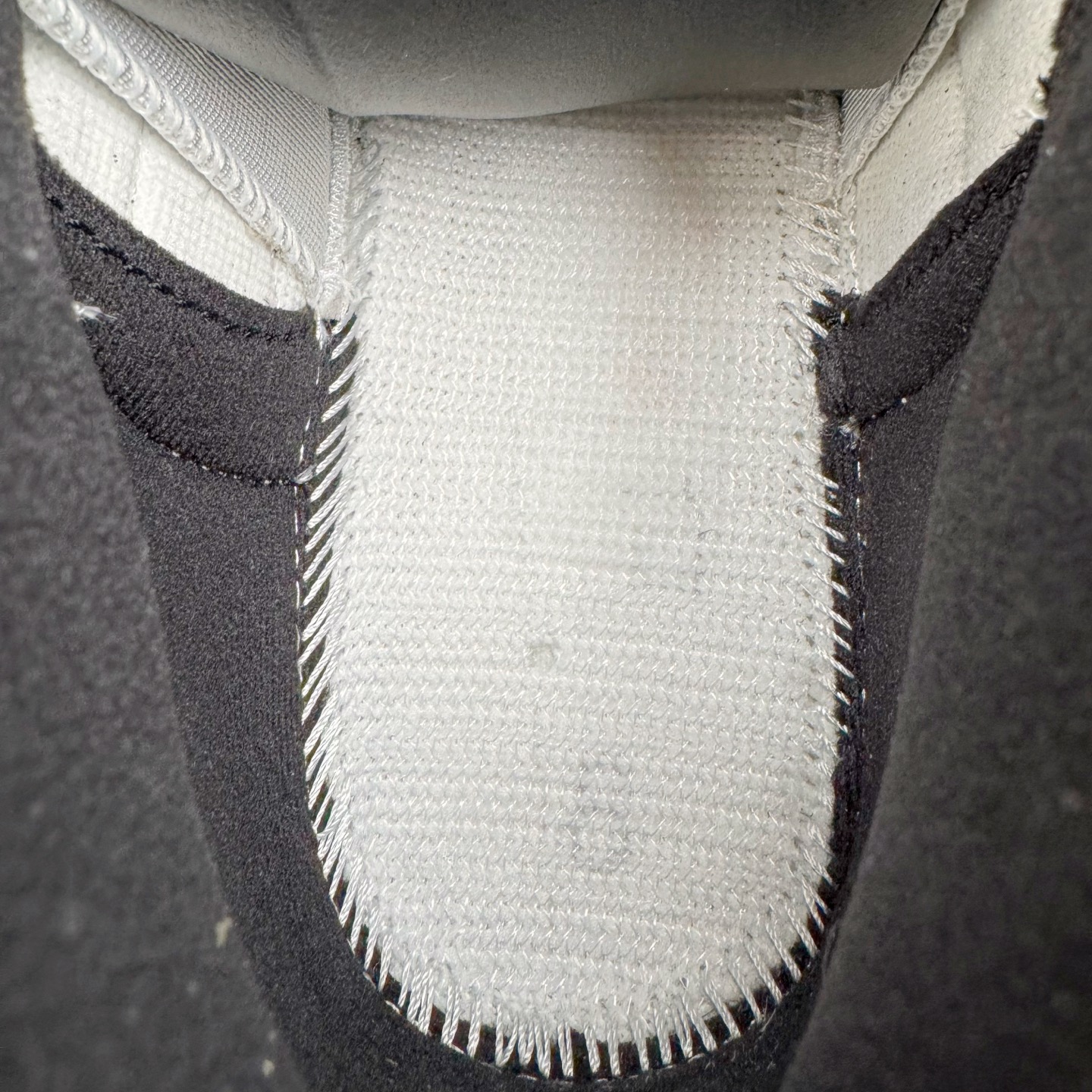 图片[12]-＃PK纯原 Air Jordan AJ12 Retro 复刻黑白金扣 货号：CT8013-117 外贸特供批次 原楦原档案数据开模打造 原汁原味12代鞋型 进口原厂皮料 原厂碳板 原装材料 原厂定制金属扣 原厂电绣 支持与公司货全方位对比 只服务于5%懂鞋的高端客户 发国外可支持各种retail商店充正寄售 尺码：40 40.5 41 42 42.5 43 44 44.5 45 45.5 46 47.5-选品中心
