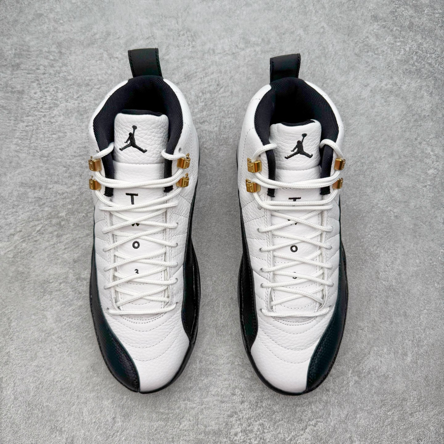 图片[2]-＃PK纯原 Air Jordan AJ12 Retro 复刻黑白金扣 货号：CT8013-117 外贸特供批次 原楦原档案数据开模打造 原汁原味12代鞋型 进口原厂皮料 原厂碳板 原装材料 原厂定制金属扣 原厂电绣 支持与公司货全方位对比 只服务于5%懂鞋的高端客户 发国外可支持各种retail商店充正寄售 尺码：40 40.5 41 42 42.5 43 44 44.5 45 45.5 46 47.5-选品中心