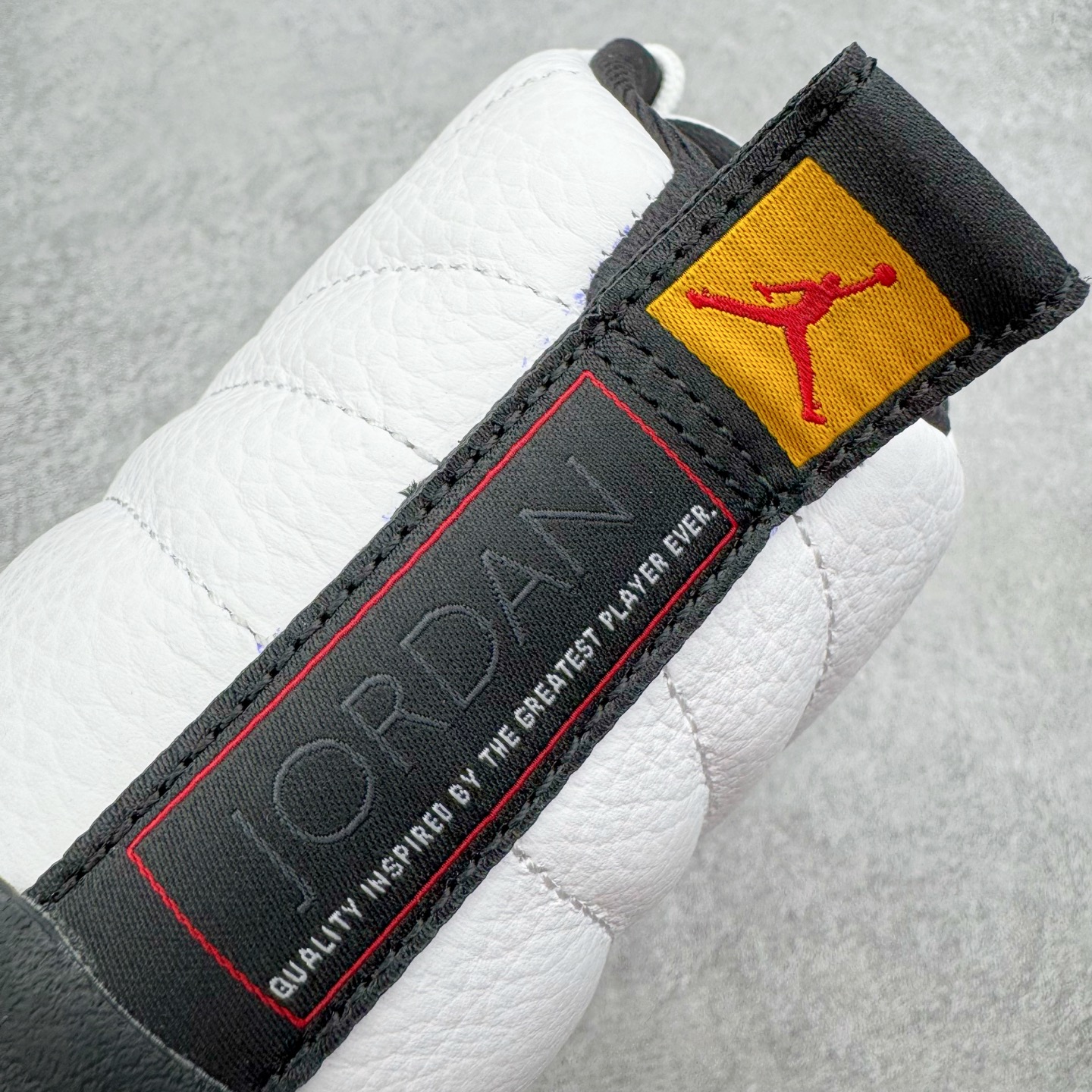 图片[16]-＃PK纯原 Air Jordan AJ12 Retro 复刻黑白金扣 货号：CT8013-117 外贸特供批次 原楦原档案数据开模打造 原汁原味12代鞋型 进口原厂皮料 原厂碳板 原装材料 原厂定制金属扣 原厂电绣 支持与公司货全方位对比 只服务于5%懂鞋的高端客户 发国外可支持各种retail商店充正寄售 尺码：40 40.5 41 42 42.5 43 44 44.5 45 45.5 46 47.5-选品中心