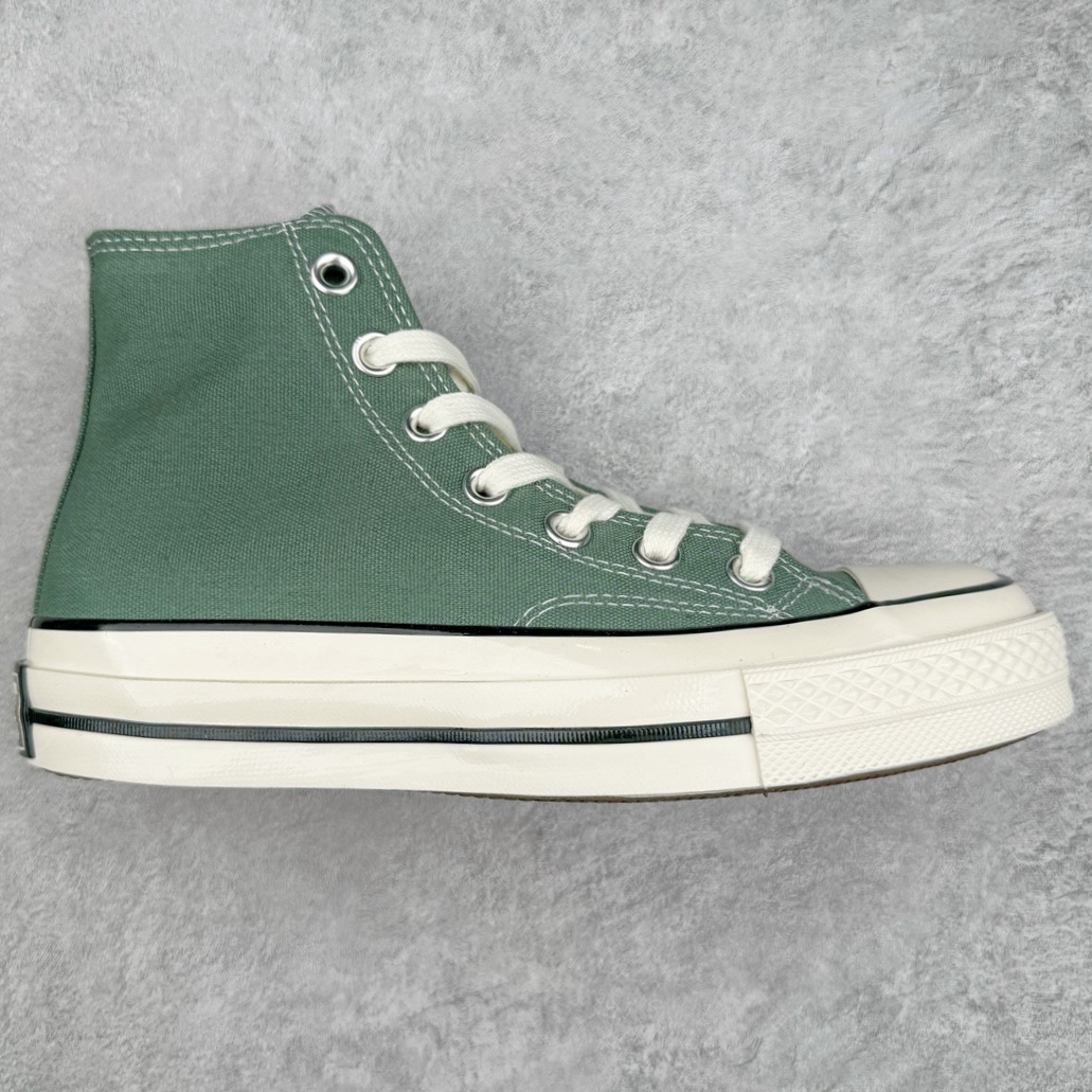 ＃越南订单 裸鞋圈专属版本 Converse Chuck All Star 1970S 经典款潮流耐磨帆布鞋 经典永不过时 十年老厂出品 平台正品订单 超稳定的品控清洁度 全套原厂材料配置 原厂硫化工艺 油性扁平尖头 原厂楦头纸板数据 一体化超软蓝底加持 超软EVA鞋垫 后掌灰色缓震胶 脚感一比一还原 耐磨橡胶大底 越南产内外标 原盒黑色吊牌 超高清洁度 随意冲正 如有更好白送 偏大一码 尺码：35 36 36.5 37 37.5 38 39 39.5 40 41 41.5 42 42.5 43 44-选品中心