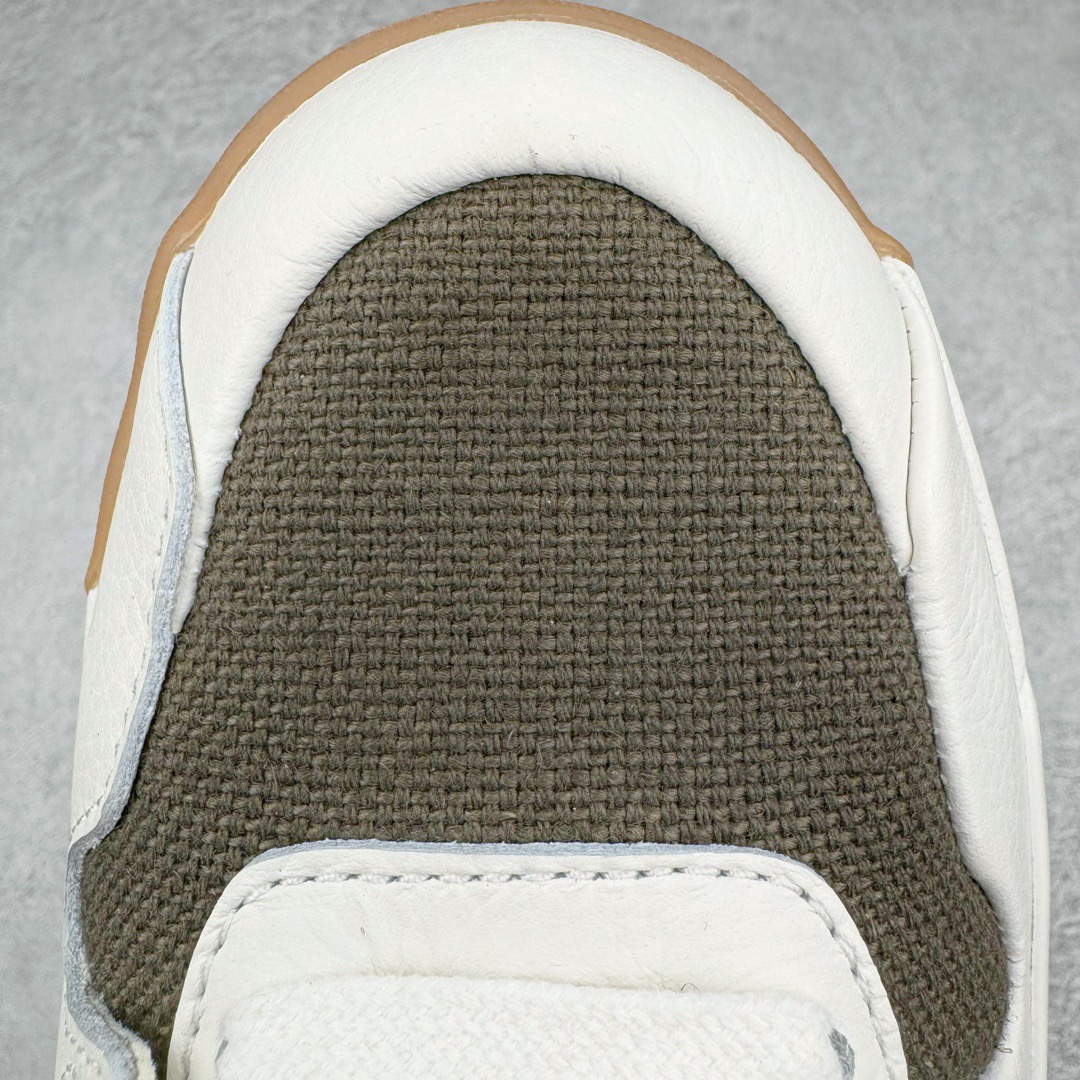 图片[15]-＃PK纯原 Travis Scott x Jordan AJ Cut The Check TS倒钩联名魔术贴篮球鞋 军绿白 FZ8117-100 注意默认配原盒盒子配套布袋不用加钱 退货丢失扣30元 原厂全套原楦原纸板冲刀磨具开发 原厂皮料加持 原厂港宝加持定型后跟R度完美 同源原厂电绣 鬼脸飞翼针数密度立体效果一致 百分百一致原鞋 原厂拉帮工艺 针距密度一致 后跟弧度收口自然不对折 极致一眼正品既视感 进口玻璃冲刀皮料裁剪零毛边 全鞋电脑针车工艺 品控清洁度最高QC检验标准 免检产品 原厂订购鞋盒、布袋、鞋标、防尘纸、鞋撑、鞋带 追求极致的原厂味道 配色方面采用白色为基础 搭配棕色框架呈现 完美还原了初代倒钩的配色设计 细节方面 标志性的反钩Swoosh采用米色点缀 鞋面还带有特殊的魔术贴细节 此外在鞋舌、后跟部分均带有Cactus Jack厂牌Logo 彰显鞋款特殊身份 尺码：36 36.5 37.5 38 38.5 39 40 40.5 41 42 42.5 43 44 44.5 45 46 47.5-选品中心
