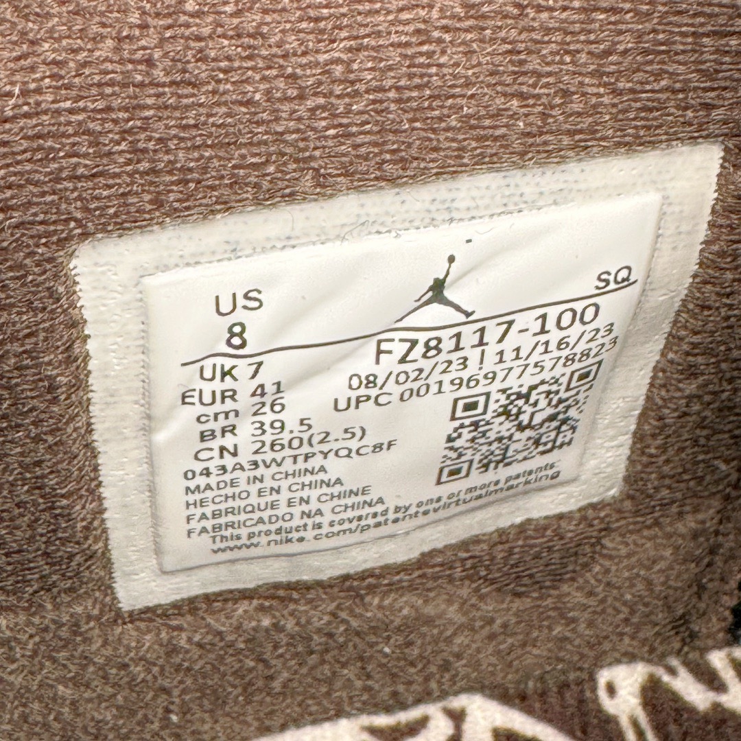 图片[17]-＃PK纯原 Travis Scott x Jordan AJ Cut The Check TS倒钩联名魔术贴篮球鞋 军绿白 FZ8117-100 注意默认配原盒盒子配套布袋不用加钱 退货丢失扣30元 原厂全套原楦原纸板冲刀磨具开发 原厂皮料加持 原厂港宝加持定型后跟R度完美 同源原厂电绣 鬼脸飞翼针数密度立体效果一致 百分百一致原鞋 原厂拉帮工艺 针距密度一致 后跟弧度收口自然不对折 极致一眼正品既视感 进口玻璃冲刀皮料裁剪零毛边 全鞋电脑针车工艺 品控清洁度最高QC检验标准 免检产品 原厂订购鞋盒、布袋、鞋标、防尘纸、鞋撑、鞋带 追求极致的原厂味道 配色方面采用白色为基础 搭配棕色框架呈现 完美还原了初代倒钩的配色设计 细节方面 标志性的反钩Swoosh采用米色点缀 鞋面还带有特殊的魔术贴细节 此外在鞋舌、后跟部分均带有Cactus Jack厂牌Logo 彰显鞋款特殊身份 尺码：36 36.5 37.5 38 38.5 39 40 40.5 41 42 42.5 43 44 44.5 45 46 47.5-选品中心
