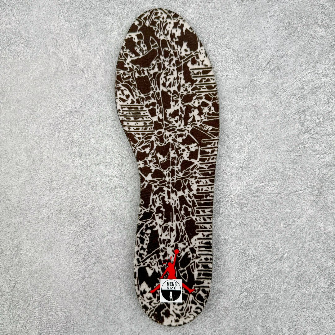 图片[19]-＃PK纯原 Travis Scott x Jordan AJ Cut The Check TS倒钩联名魔术贴篮球鞋 军绿白 FZ8117-100 注意默认配原盒盒子配套布袋不用加钱 退货丢失扣30元 原厂全套原楦原纸板冲刀磨具开发 原厂皮料加持 原厂港宝加持定型后跟R度完美 同源原厂电绣 鬼脸飞翼针数密度立体效果一致 百分百一致原鞋 原厂拉帮工艺 针距密度一致 后跟弧度收口自然不对折 极致一眼正品既视感 进口玻璃冲刀皮料裁剪零毛边 全鞋电脑针车工艺 品控清洁度最高QC检验标准 免检产品 原厂订购鞋盒、布袋、鞋标、防尘纸、鞋撑、鞋带 追求极致的原厂味道 配色方面采用白色为基础 搭配棕色框架呈现 完美还原了初代倒钩的配色设计 细节方面 标志性的反钩Swoosh采用米色点缀 鞋面还带有特殊的魔术贴细节 此外在鞋舌、后跟部分均带有Cactus Jack厂牌Logo 彰显鞋款特殊身份 尺码：36 36.5 37.5 38 38.5 39 40 40.5 41 42 42.5 43 44 44.5 45 46 47.5-选品中心