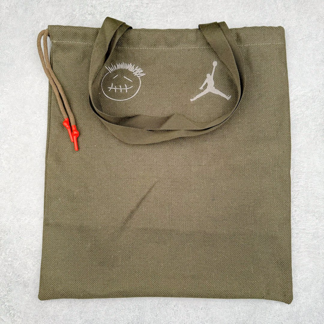 图片[10]-＃PK纯原 Travis Scott x Jordan AJ Cut The Check TS倒钩联名魔术贴篮球鞋 军绿白 FZ8117-100 注意默认配原盒盒子配套布袋不用加钱 退货丢失扣30元 原厂全套原楦原纸板冲刀磨具开发 原厂皮料加持 原厂港宝加持定型后跟R度完美 同源原厂电绣 鬼脸飞翼针数密度立体效果一致 百分百一致原鞋 原厂拉帮工艺 针距密度一致 后跟弧度收口自然不对折 极致一眼正品既视感 进口玻璃冲刀皮料裁剪零毛边 全鞋电脑针车工艺 品控清洁度最高QC检验标准 免检产品 原厂订购鞋盒、布袋、鞋标、防尘纸、鞋撑、鞋带 追求极致的原厂味道 配色方面采用白色为基础 搭配棕色框架呈现 完美还原了初代倒钩的配色设计 细节方面 标志性的反钩Swoosh采用米色点缀 鞋面还带有特殊的魔术贴细节 此外在鞋舌、后跟部分均带有Cactus Jack厂牌Logo 彰显鞋款特殊身份 尺码：36 36.5 37.5 38 38.5 39 40 40.5 41 42 42.5 43 44 44.5 45 46 47.5-选品中心