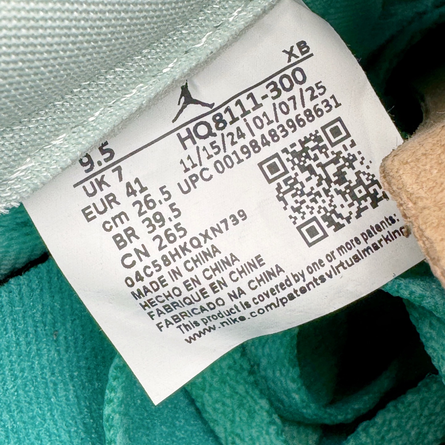 图片[11]-＃KZ神版 Air Jordan AJ1 Low OG 低帮 水洗蓝绿 HQ8111-300 外贸特供批次 新配色不断更新开发 市场中端王者 全套原纸板楦头开发 确保原汁原味 完美呈现一代版型 一比一鞋头弧度高度鞋身弧度 此版本只针对中端市场 细节品控鞋型随意秒杀市面同价位 鞋型完美 不臃肿别扭 头层皮料加持 用料绝不含糊 进口玻璃冲刀皮料裁剪零毛边 电脑针车工艺 超高鞋面清洁度 最高QC检验标准 控制溢胶瑕疵 原盒原配 飞翼3D高频深度立体 工艺方面大到整体鞋型 漏斗收腰 底线拉帮 LOGO立体程度 小到针眼排布 载片对称 冲孔效果 鞋标规范 鞋垫背胶等等 无一不是口碑收割 每双都是一个回头客 尺码：36 36.5 37.5 38 38.5 39 40 40.5 41 42 42.5 43 44 44.5 45 46 47.5-选品中心