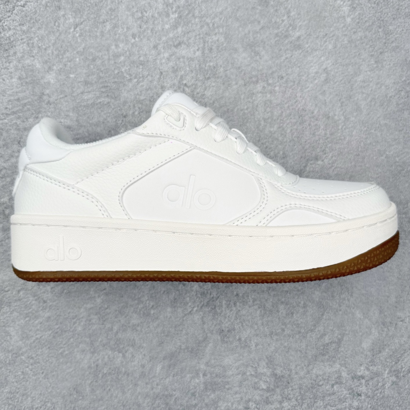 Alo yoga 易梦玲 Jisoo智秀 等多位明星同款上脚 主打各大平台外贸主推大厂采购原材料多处细节