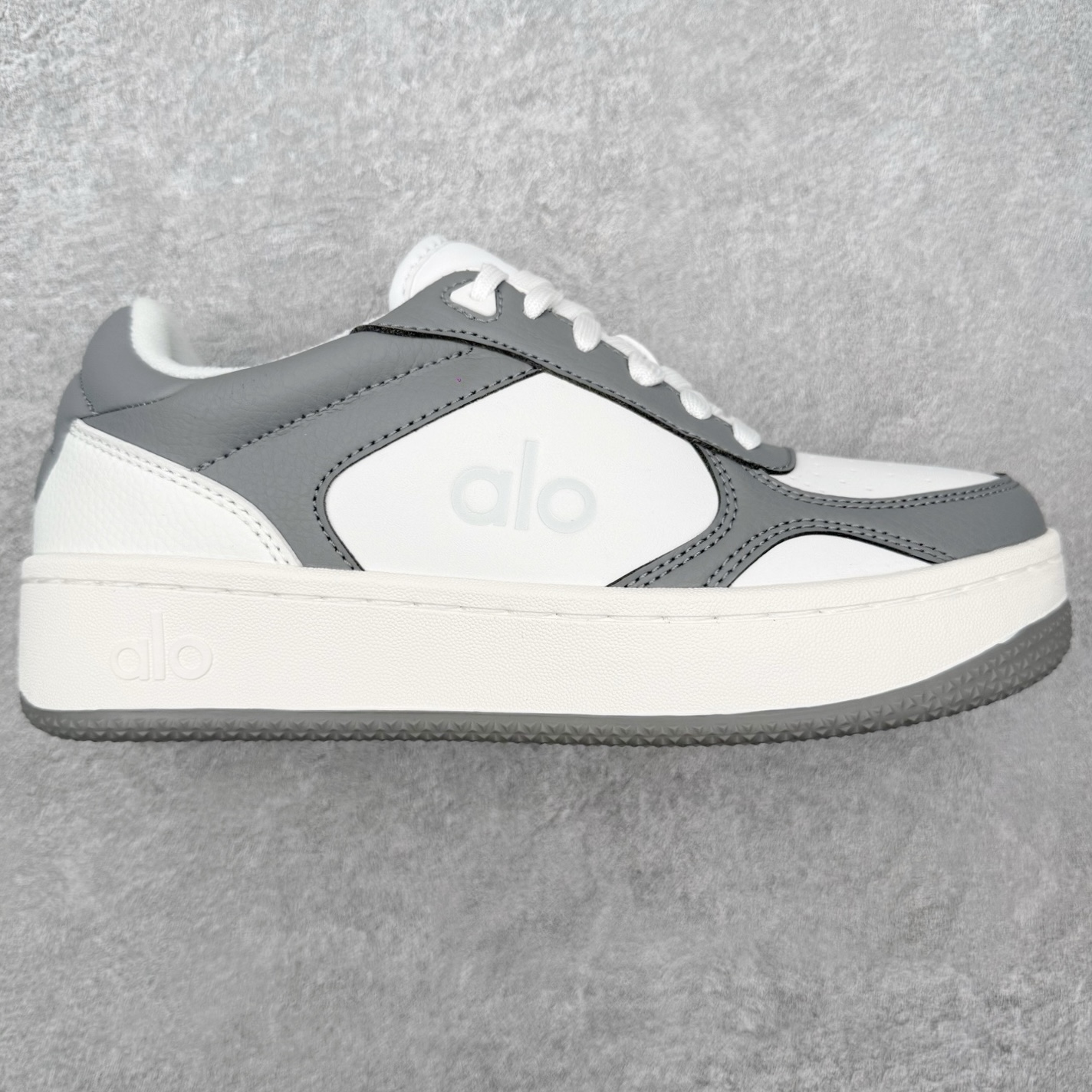 Alo yoga 易梦玲 Jisoo智秀 等多位明星同款上脚 主打各大平台外贸主推大厂采购原材料多处细节