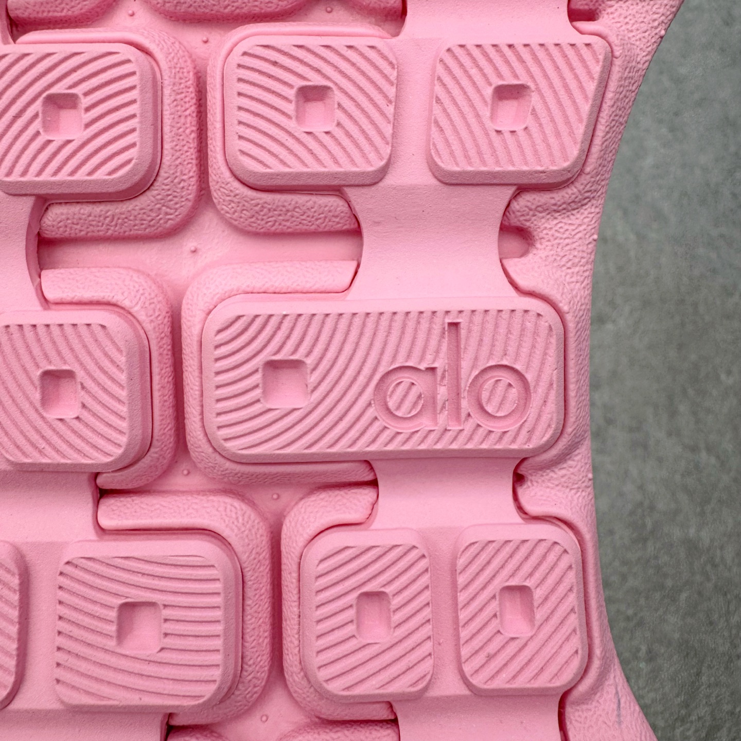 ＃Lw纯原 Alo yoga Alo Runner 舒适百搭防滑耐磨低帮跑步鞋 Alo Yoga于200